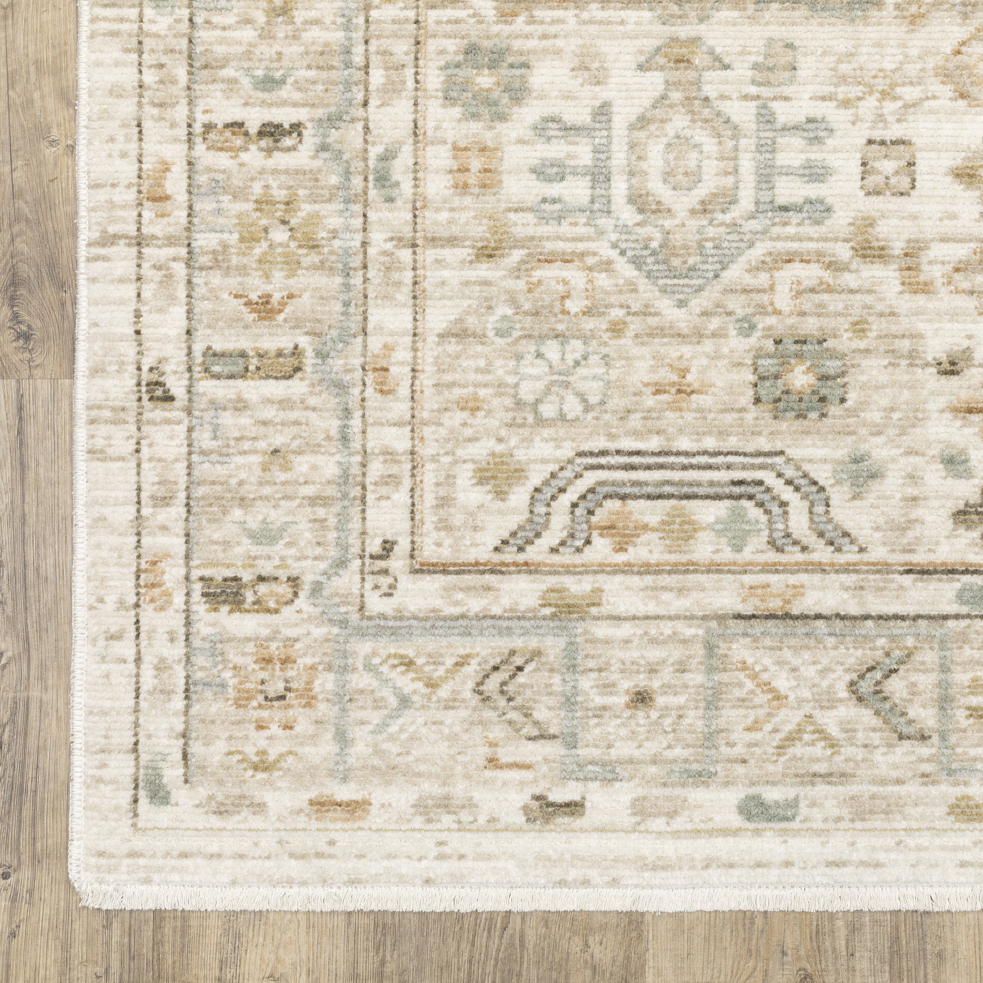 Lola Medallion Blue/ Beige Floral Cut Pile Rug
