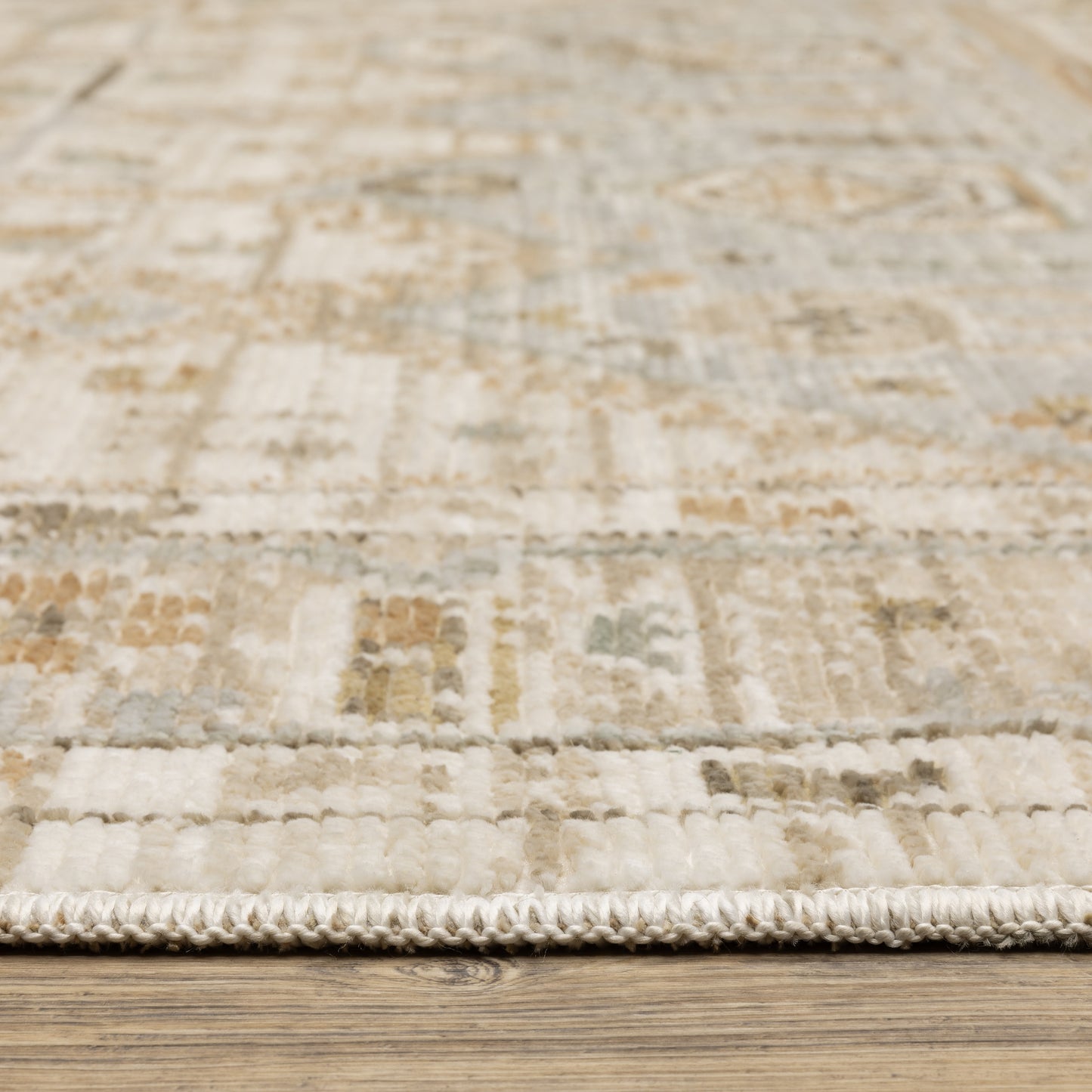 Lola Medallion Blue/ Beige Floral Cut Pile Rug