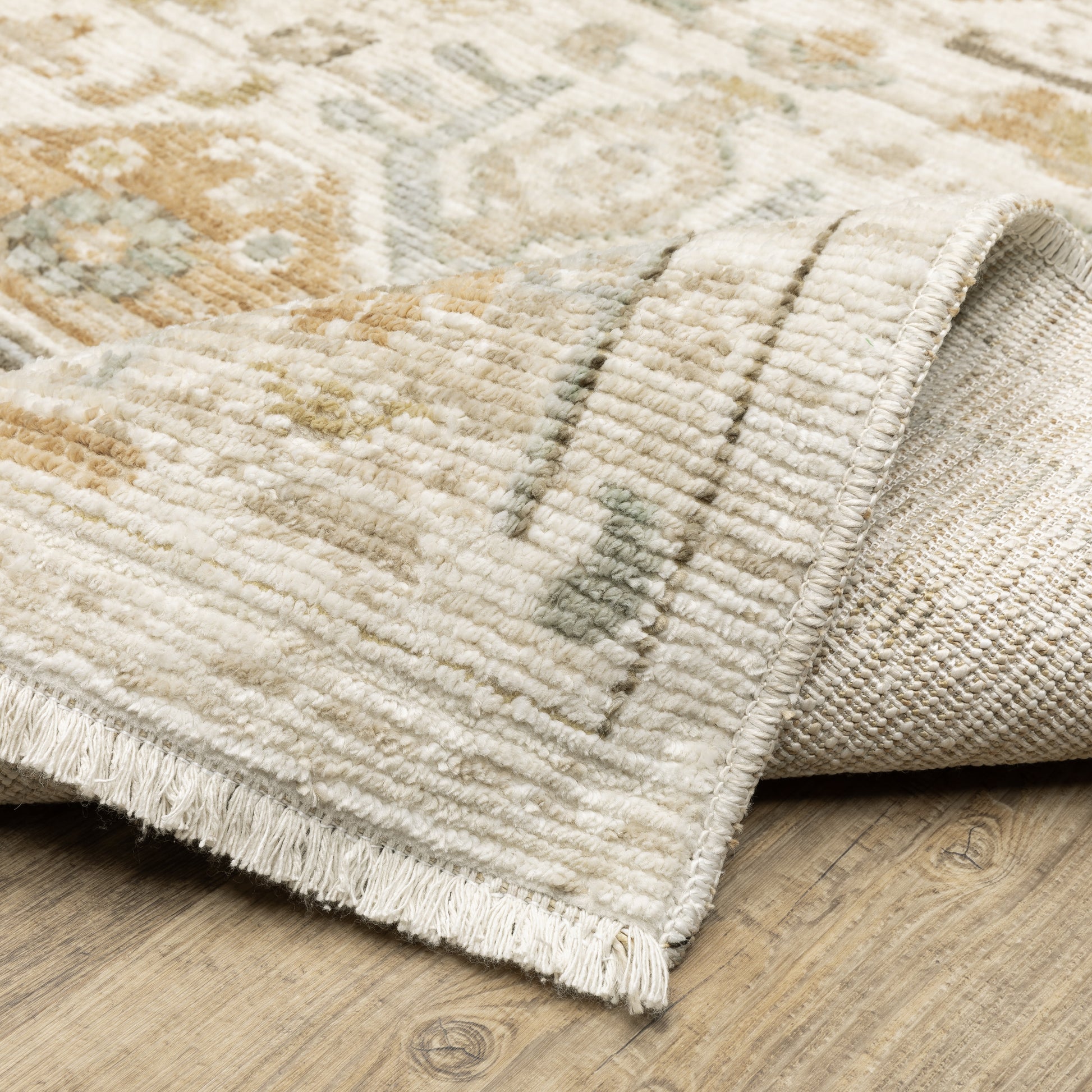 Lola Medallion Blue/ Beige Floral Cut Pile Rug
