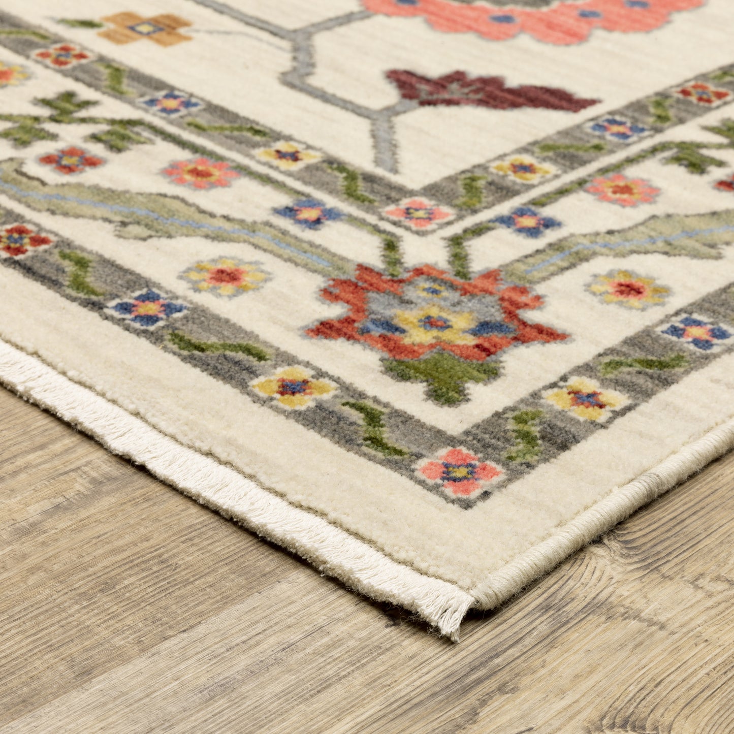 Lucca 5506W Ivory Oriental Rug