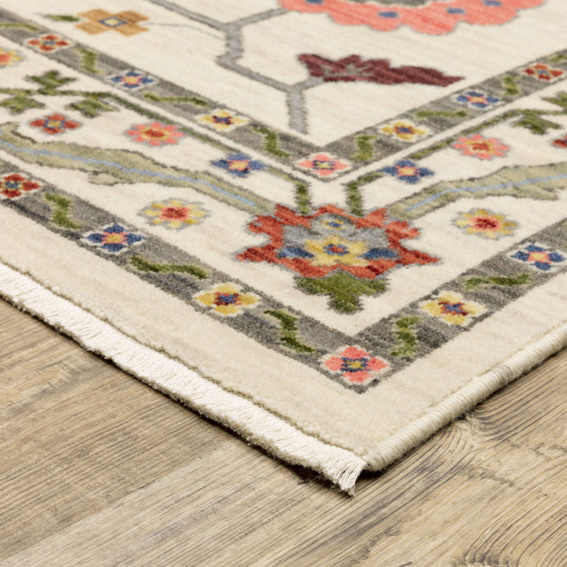 Lucca 5506W Ivory Oriental Rug