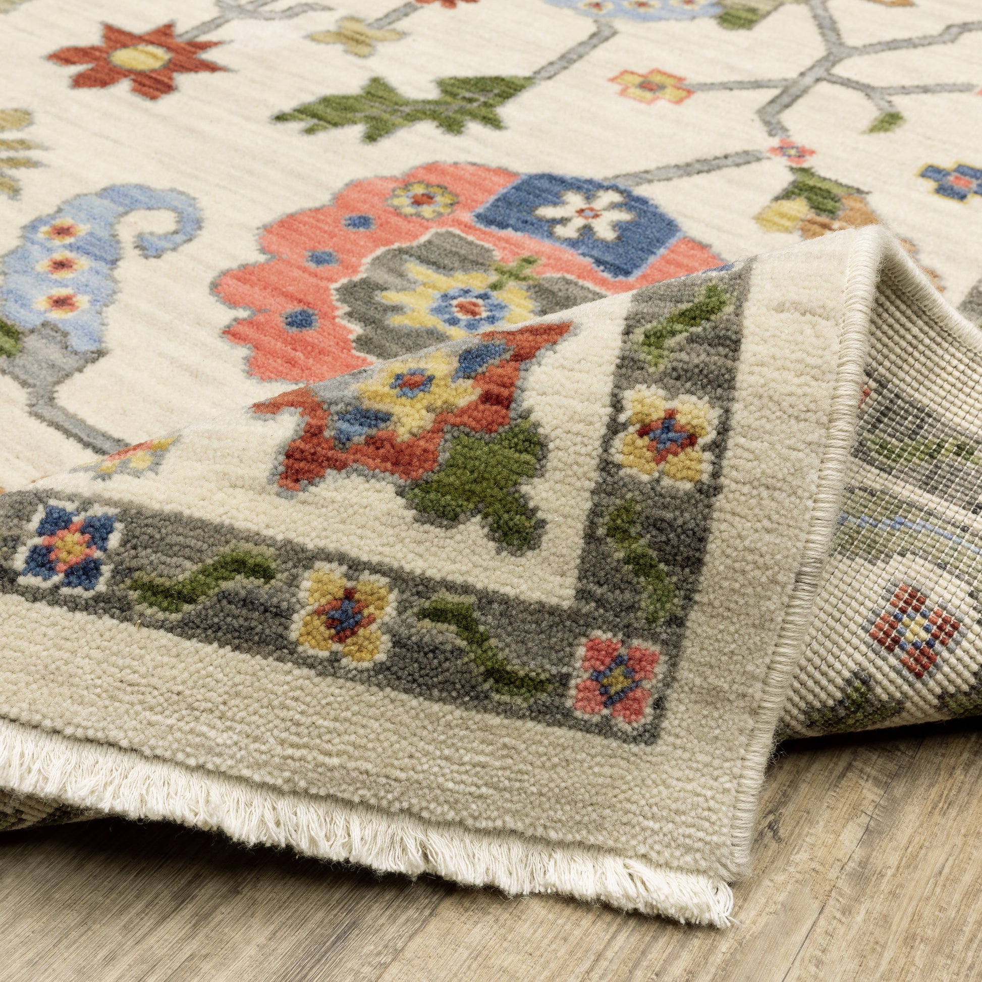 Lucca Oriental Ivory/ Multi Cut Pile Rug
