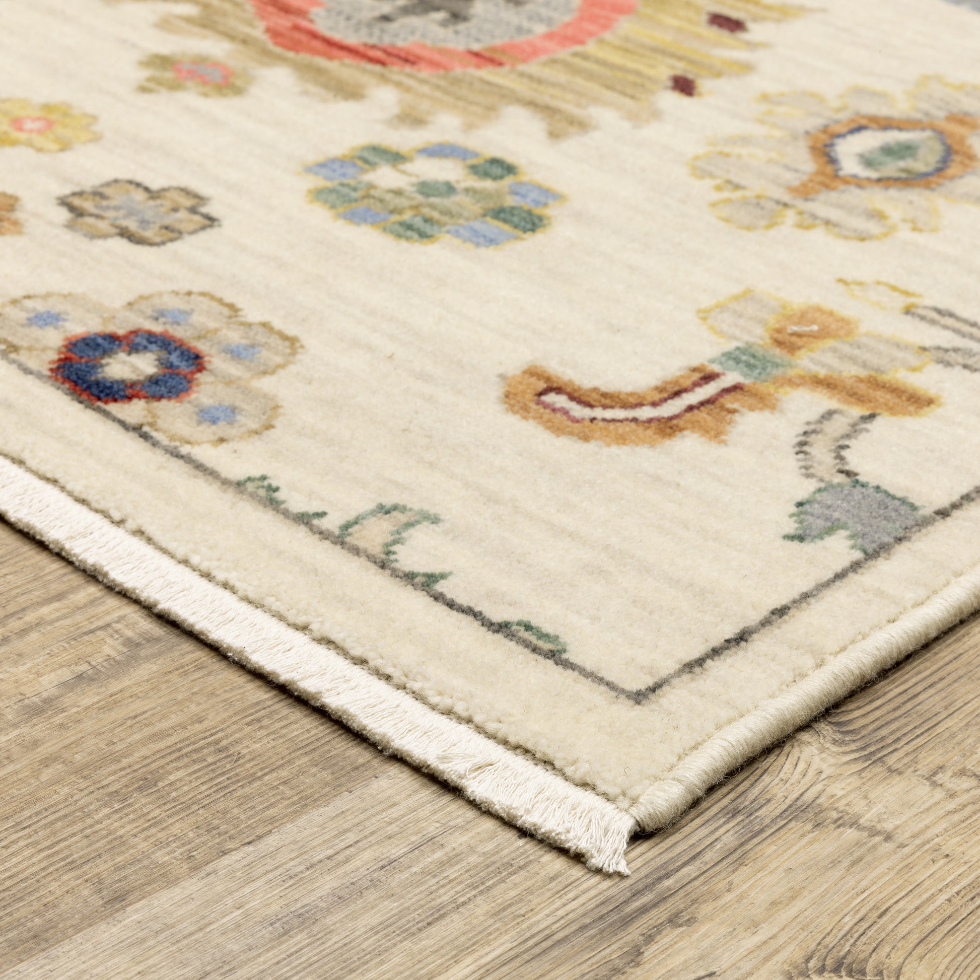 Lucca 5507W Ivory Oriental Rug