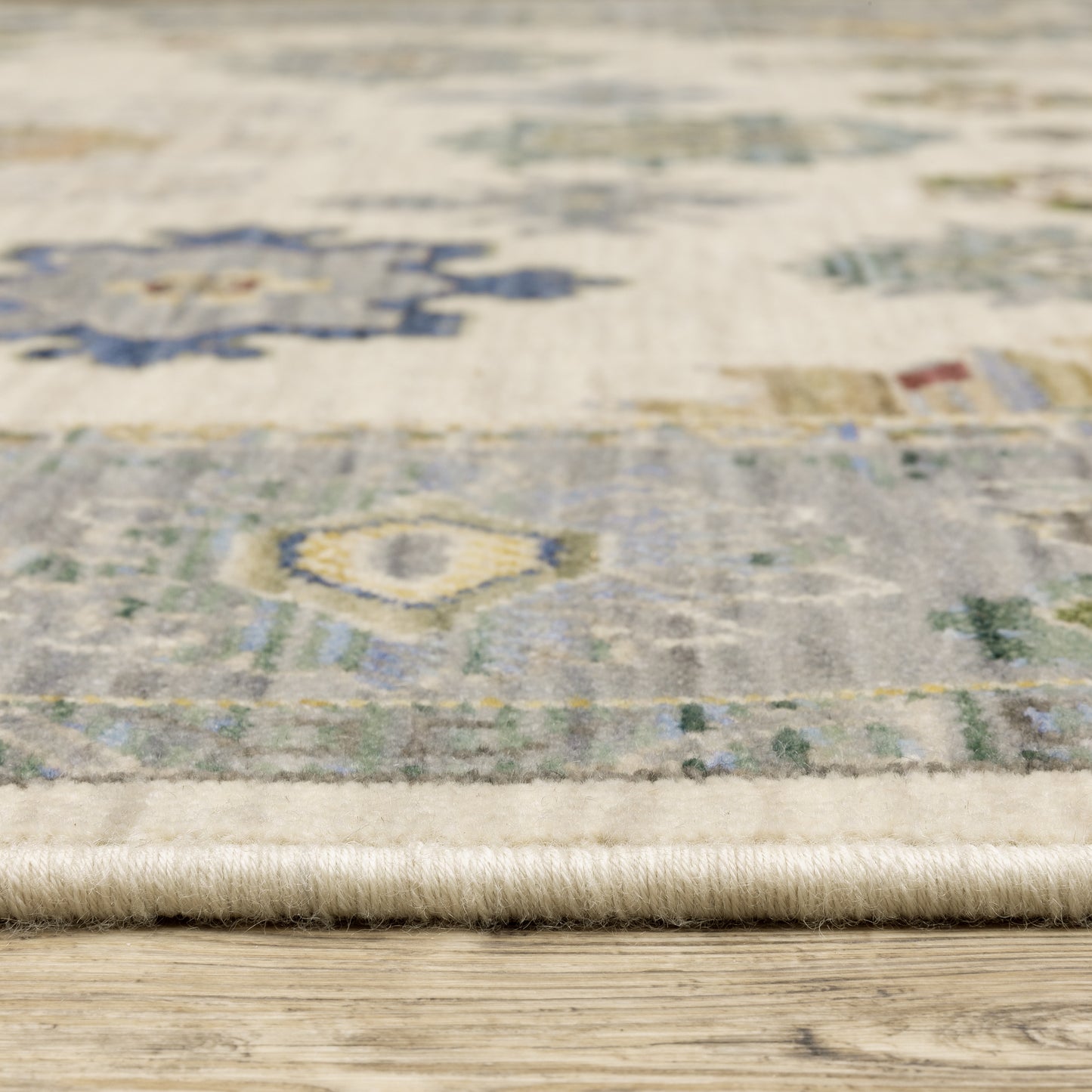 Lucca Oriental Ivory/ Blue Cut Pile Rug