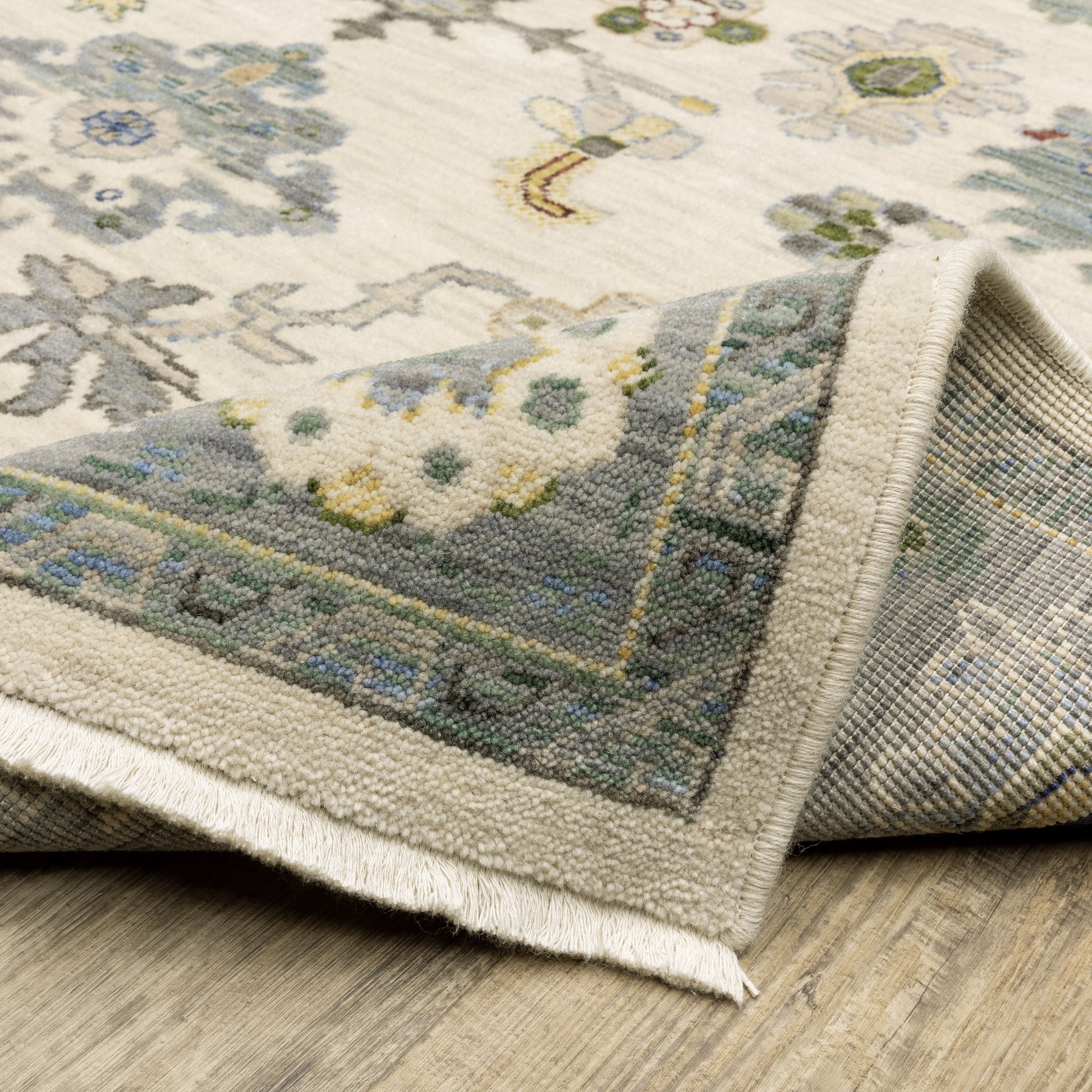 Lucca Oriental Ivory/ Blue Cut Pile Rug