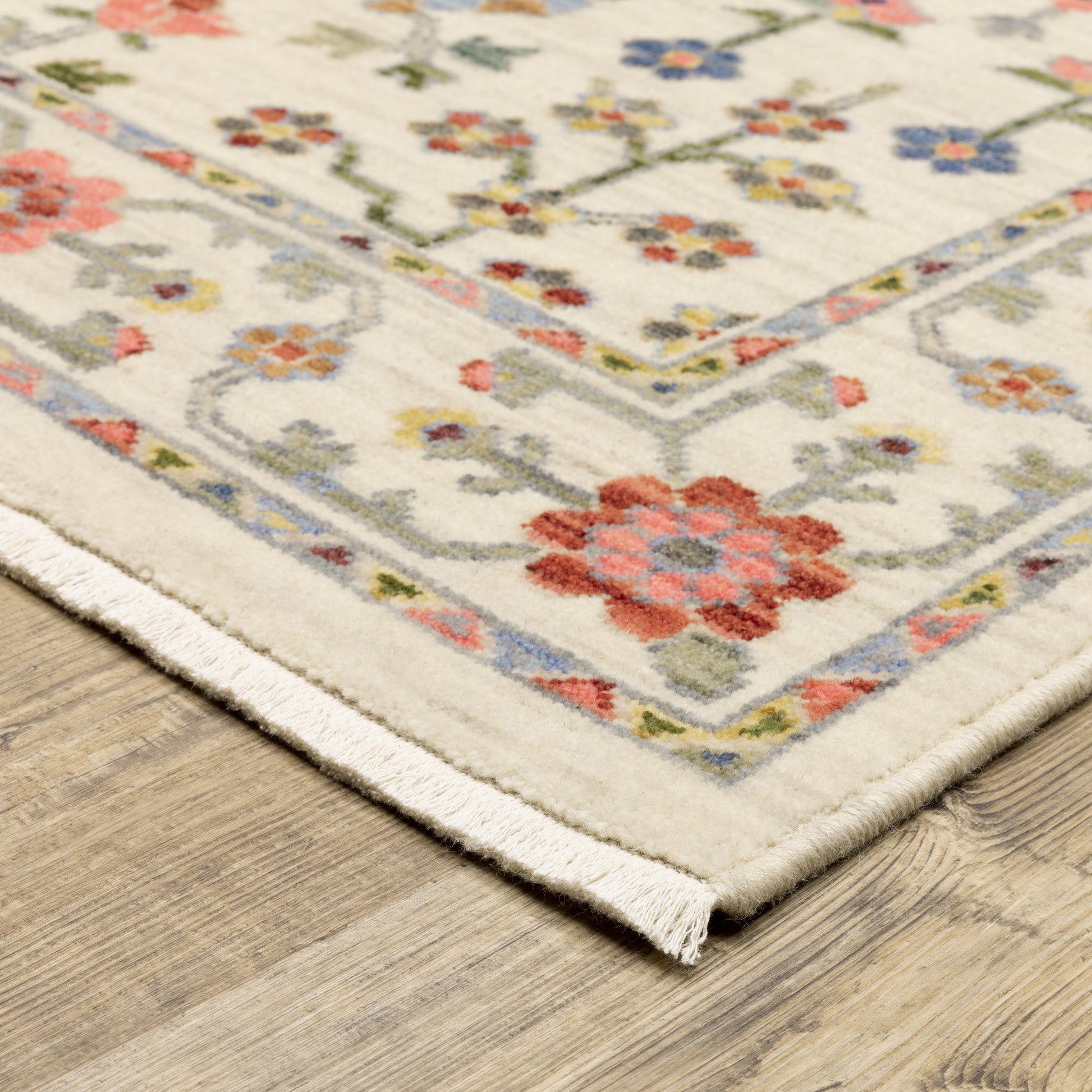 Lucca 093W1 Ivory Oriental Rug