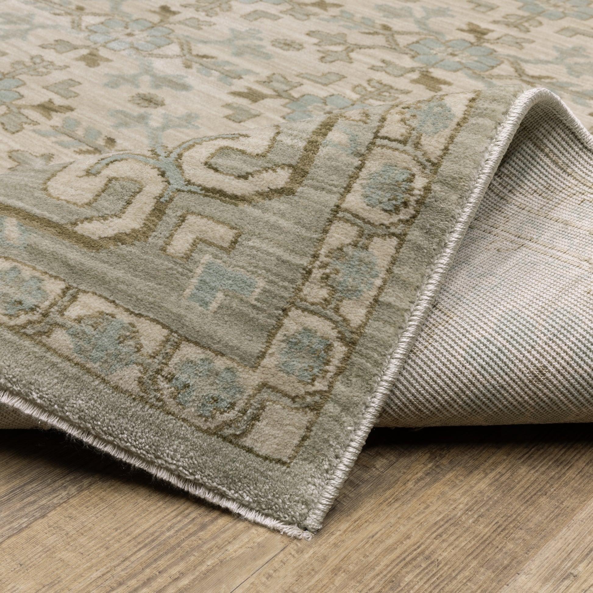 Maeve Border Beige/ Blue Distressed Cut Pile Rug