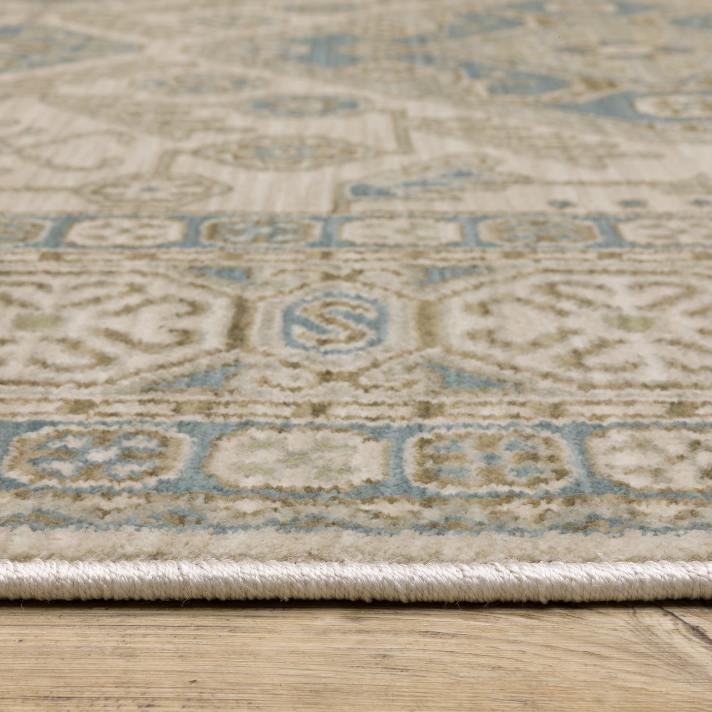 Maeve Border Beige/ Blue Medallion Cut Pile Rug