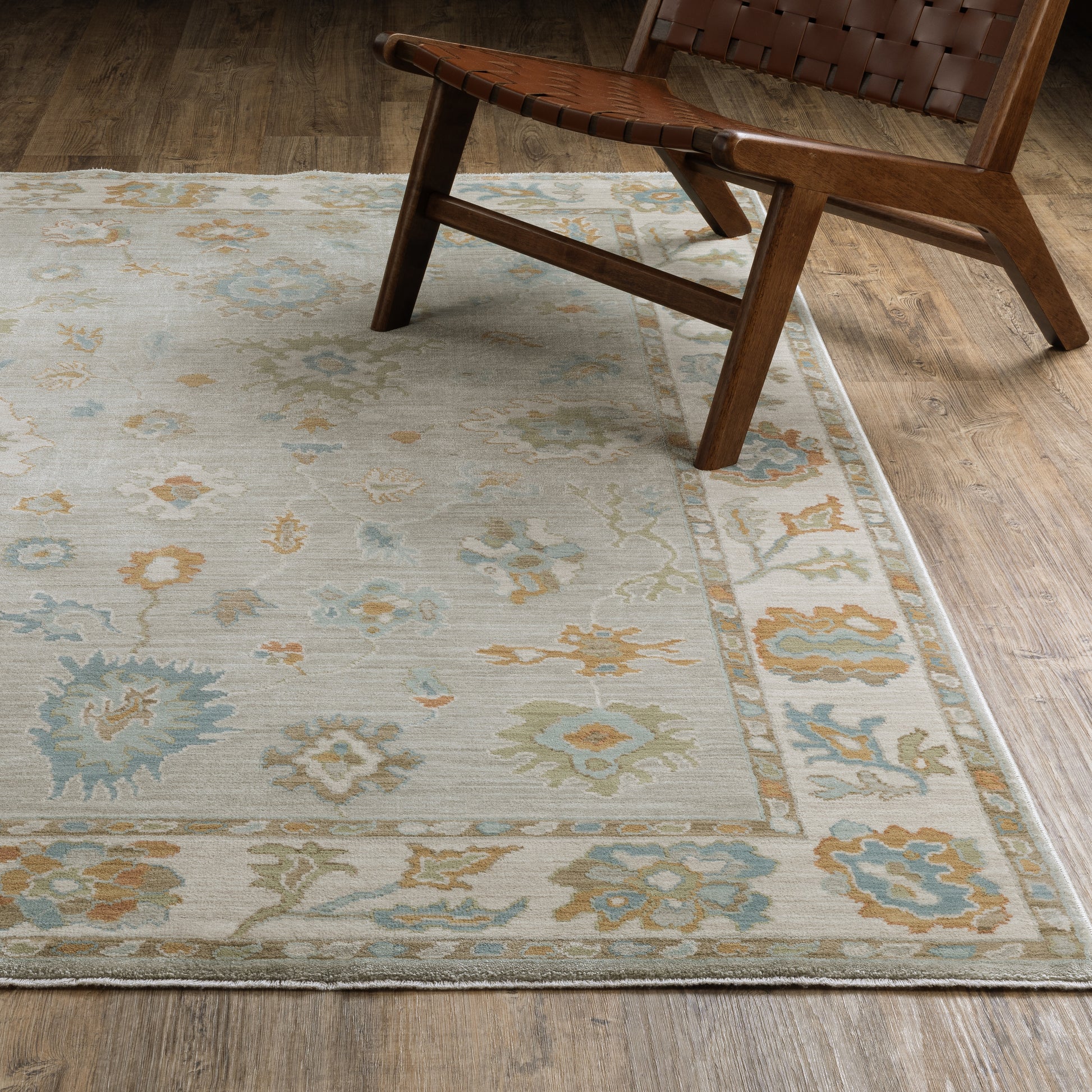 Maeve Oriental Grey/ Blue Distressed Cut Pile Rug