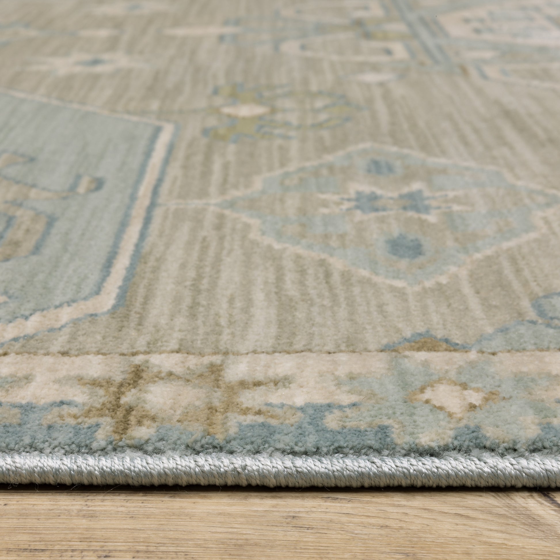 Maeve Medallion Grey/ Blue Distressed Cut Pile Rug