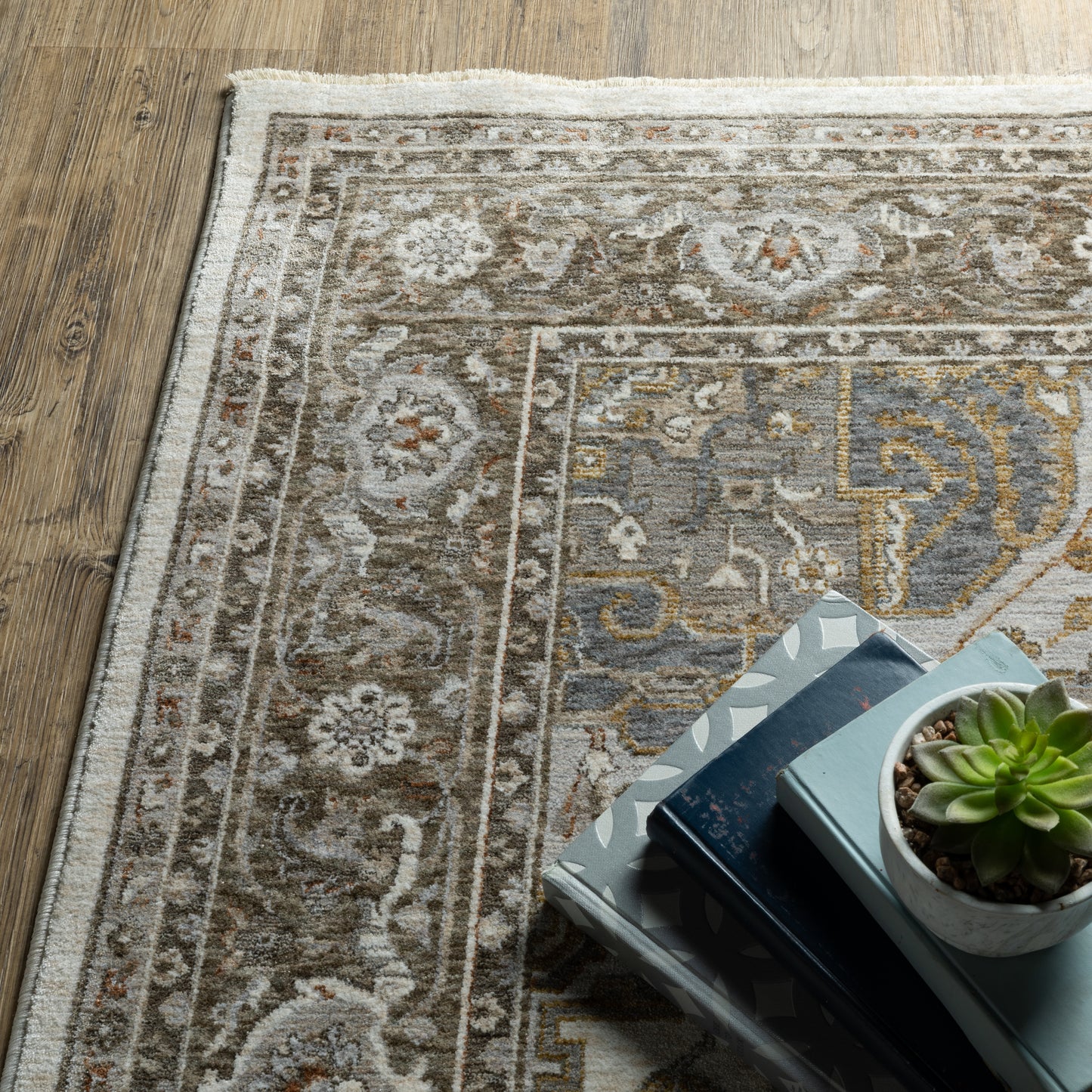 Maharaja Medallion Ivory/ Gold Oriental Cut Pile Rug