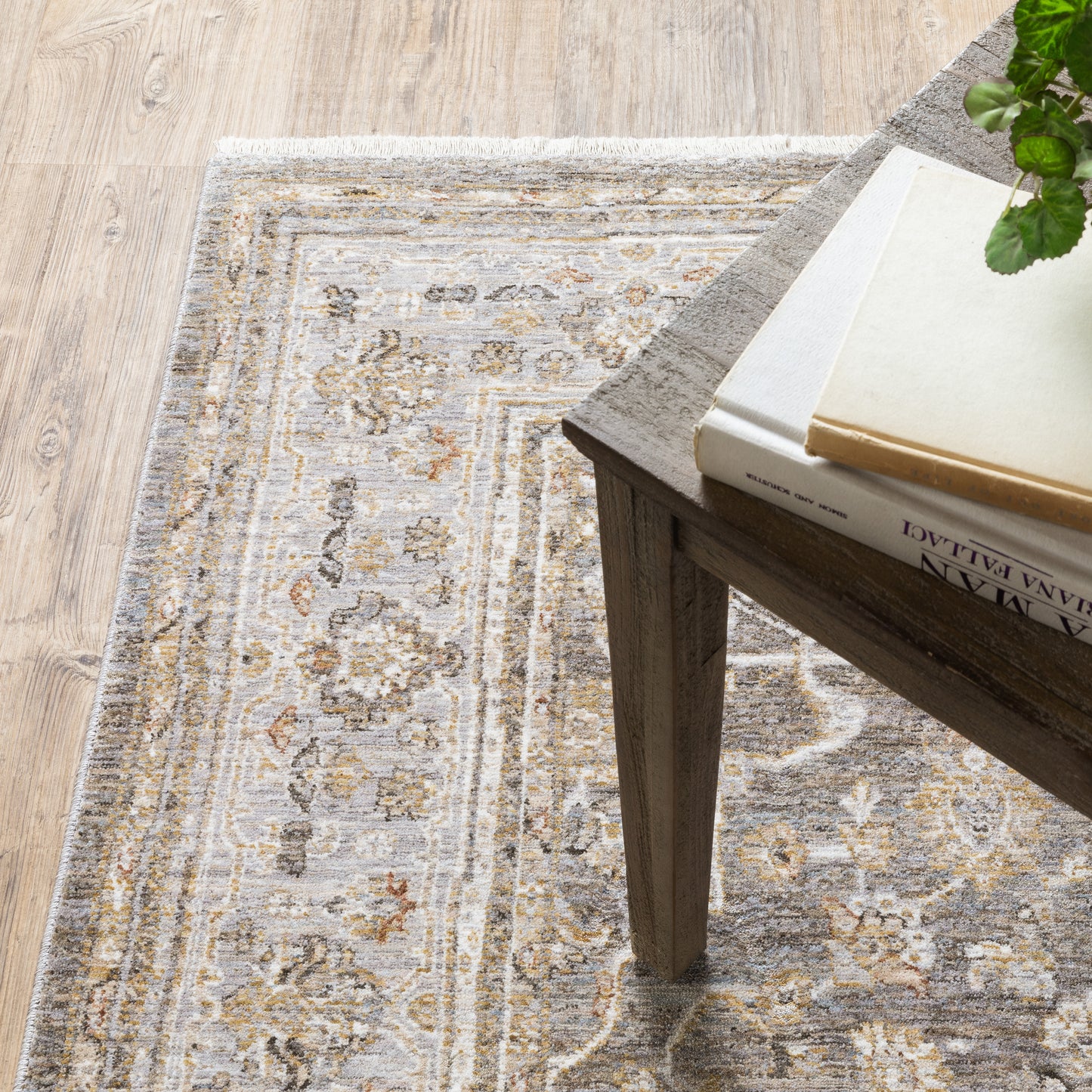 Maharaja Oriental Grey/ Gold Cut Pile Rug