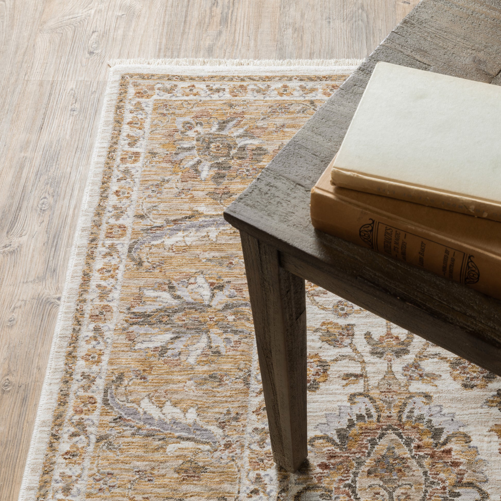 Maharaja Oriental Ivory/ Gold Cut Pile Rug