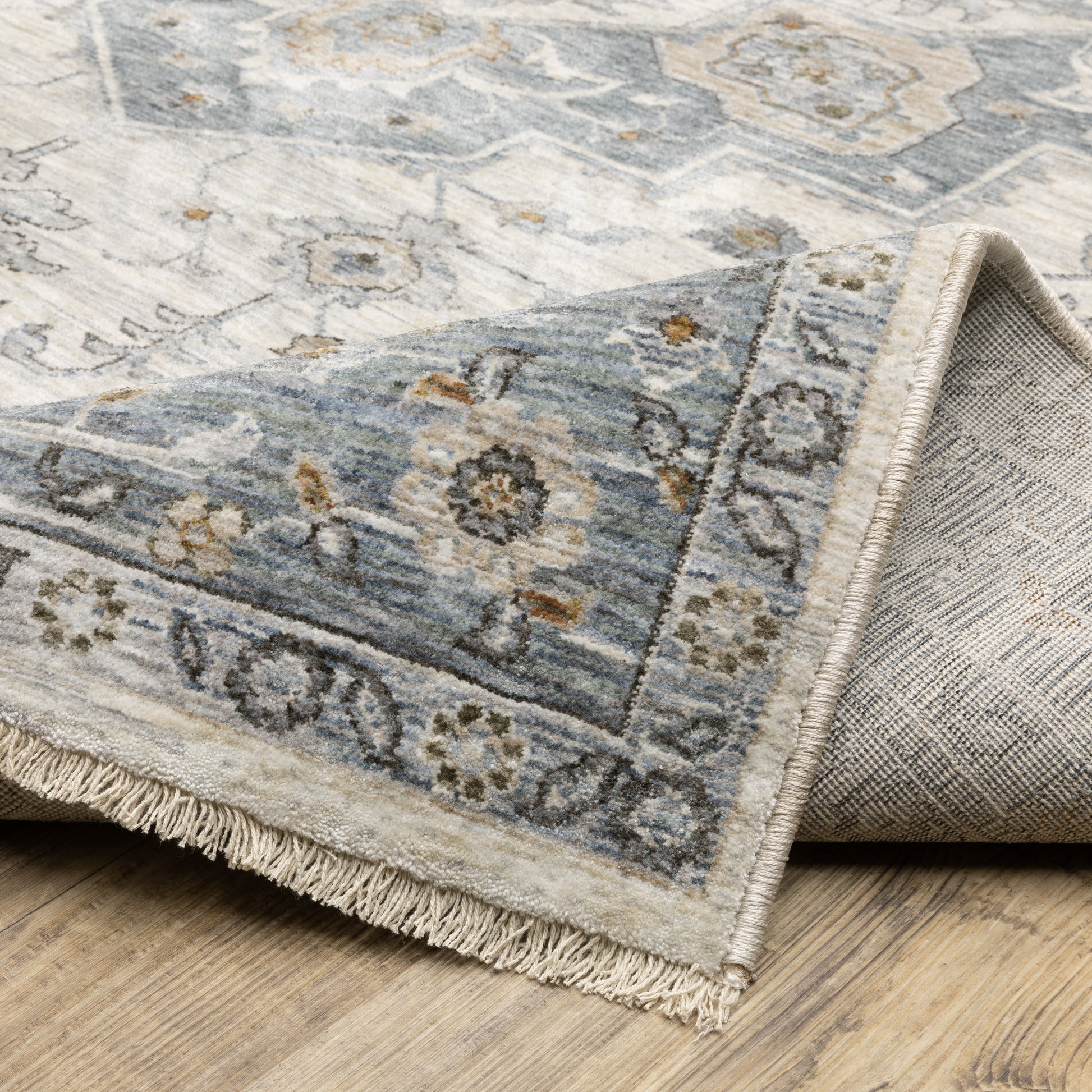 Maharaja Medallion Blue/ Ivory Oriental Cut Pile Rug