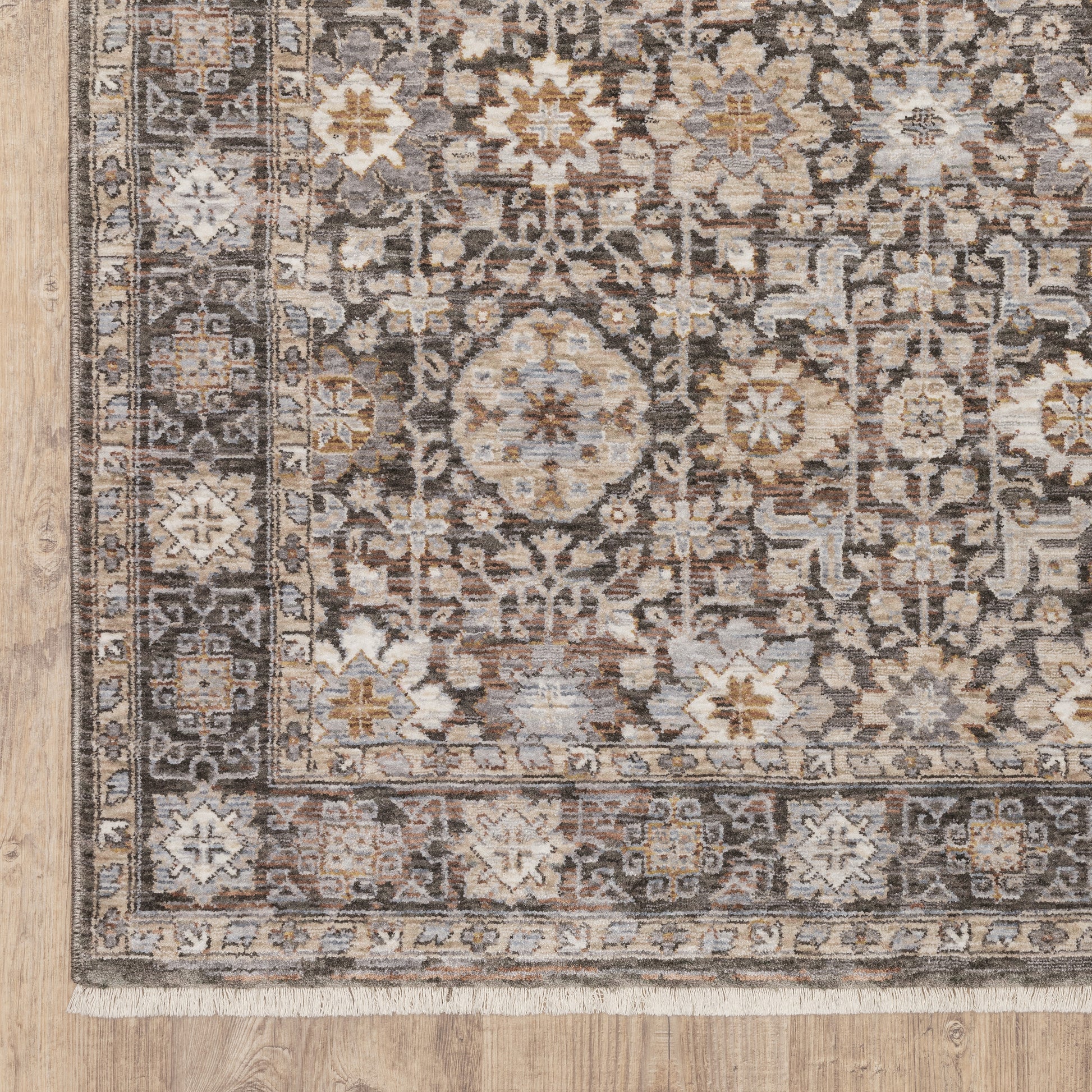Maharaja Floral Charcoal/ Ivory Oriental Cut Pile Rug
