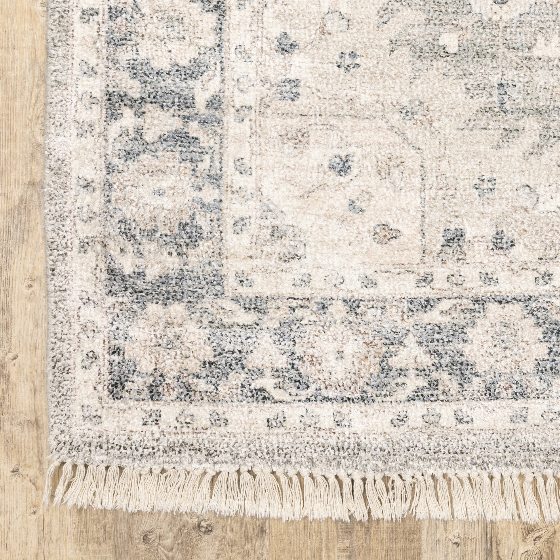Malabar Medallion Beige/ Grey Oriental Cut Pile Rug