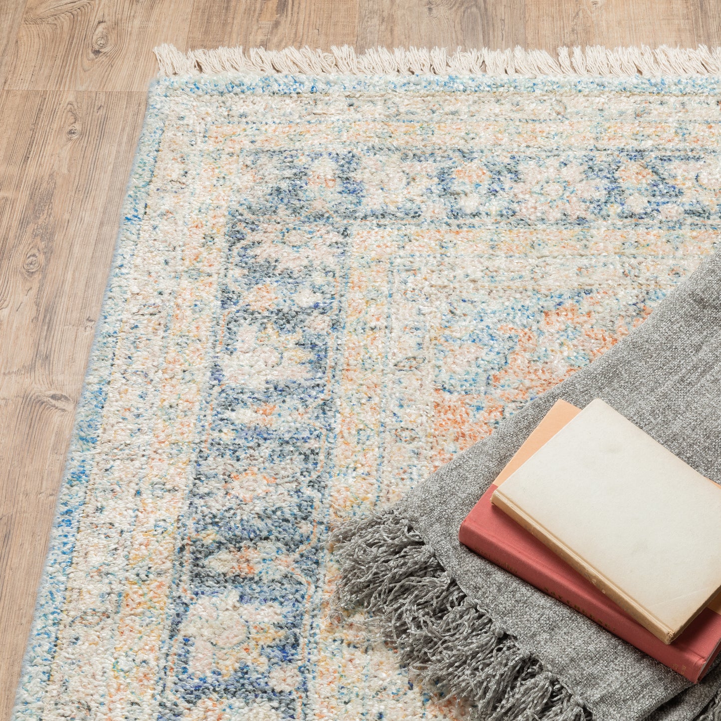 Malabar Medallion Blue/ Beige Distressed Cut Pile Rug