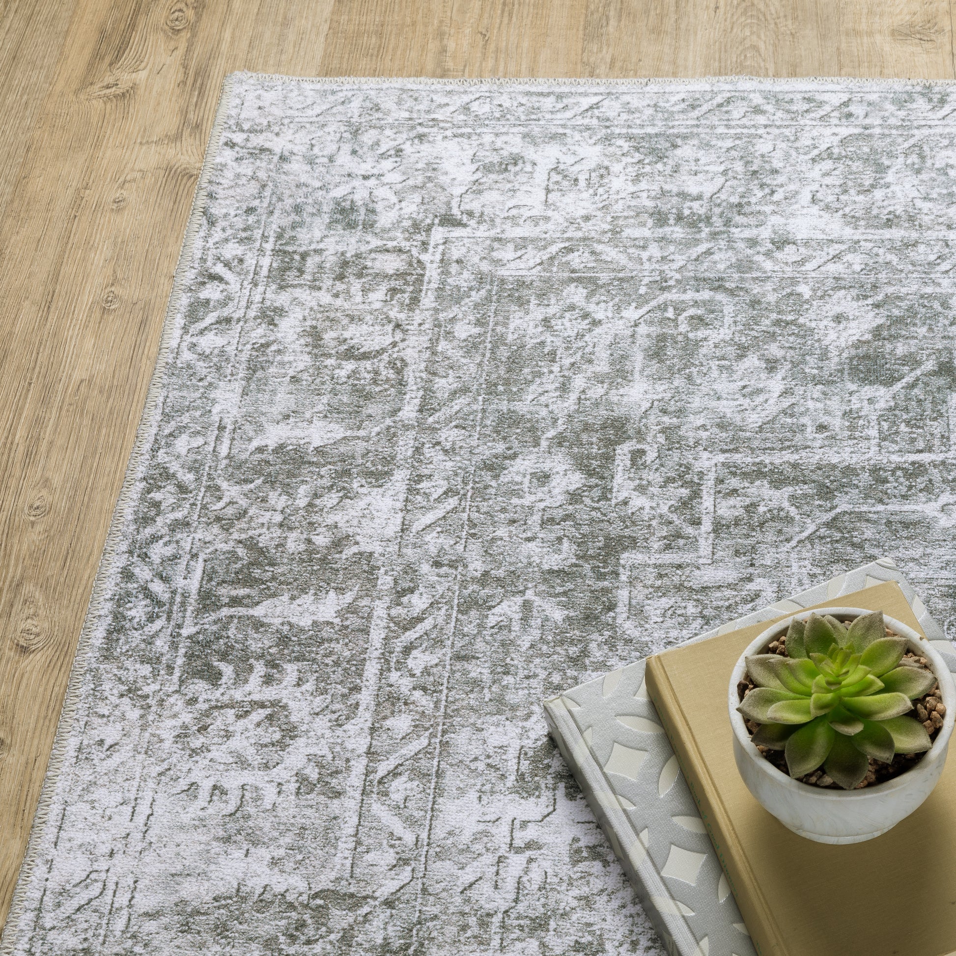Malibu Distressed Grey/ Ivory Oriental Flat Weave Rug