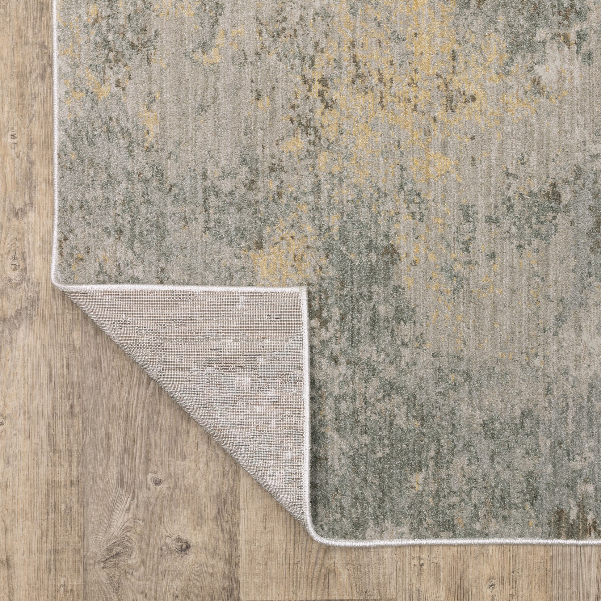 Mallory Distressed Beige/ Yellow Abstract Cut Pile Rug