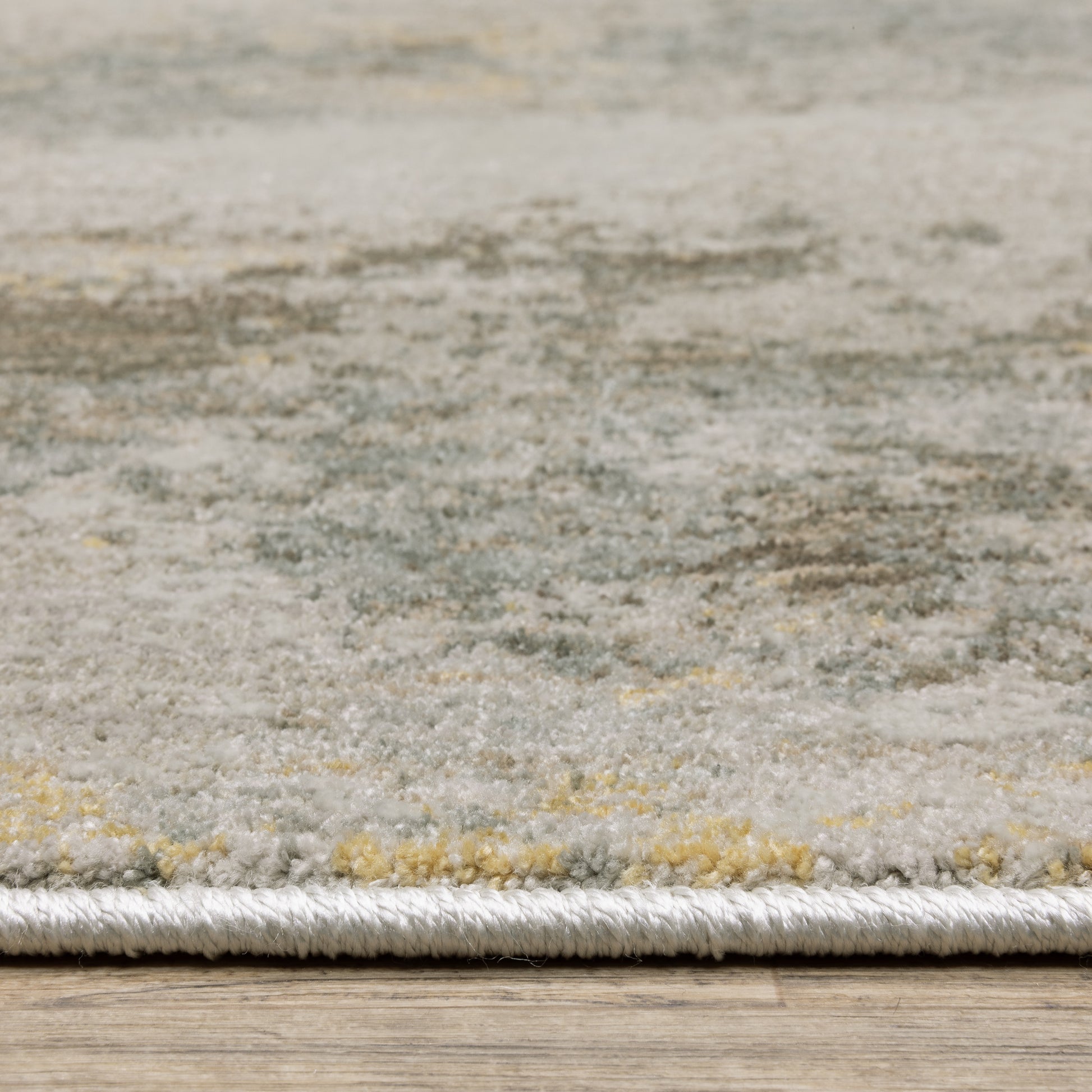 Mallory Distressed Beige/ Yellow Abstract Cut Pile Rug