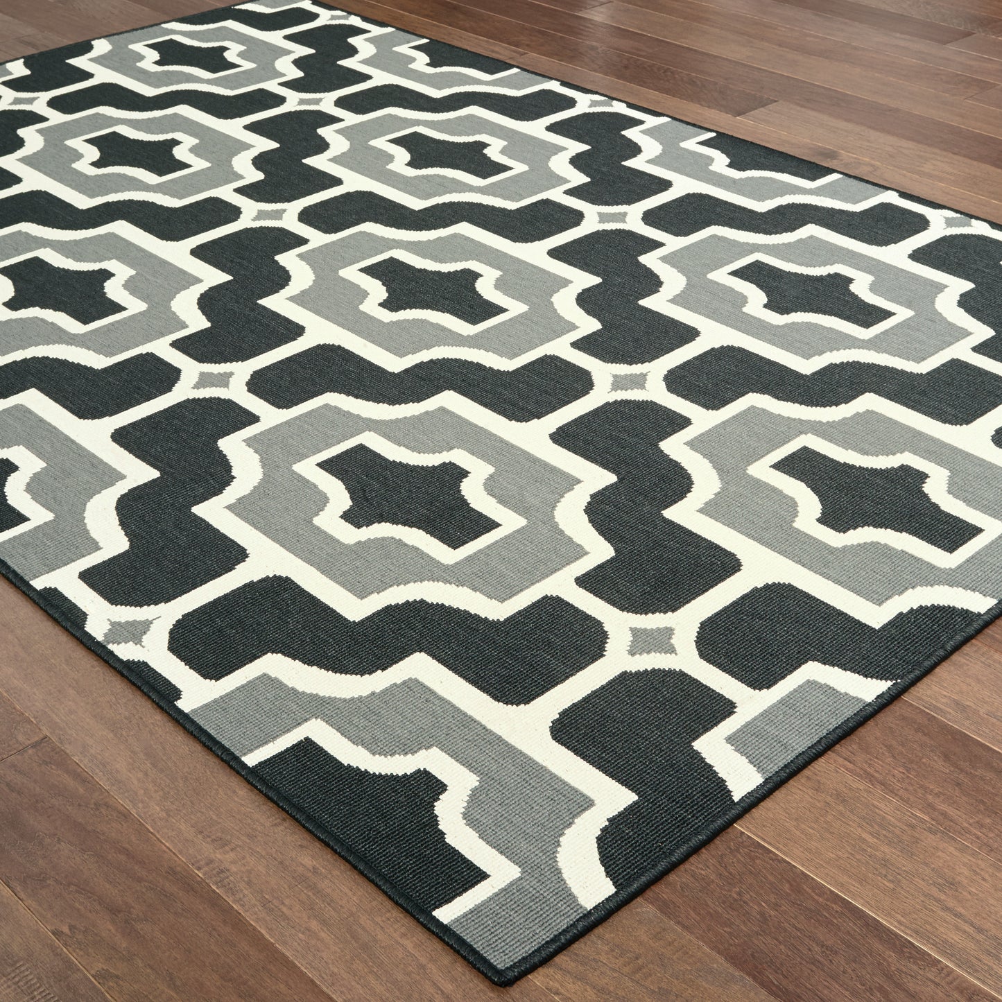 Marina Outdoor Black/ Grey Trefoil Loop Pile Rug