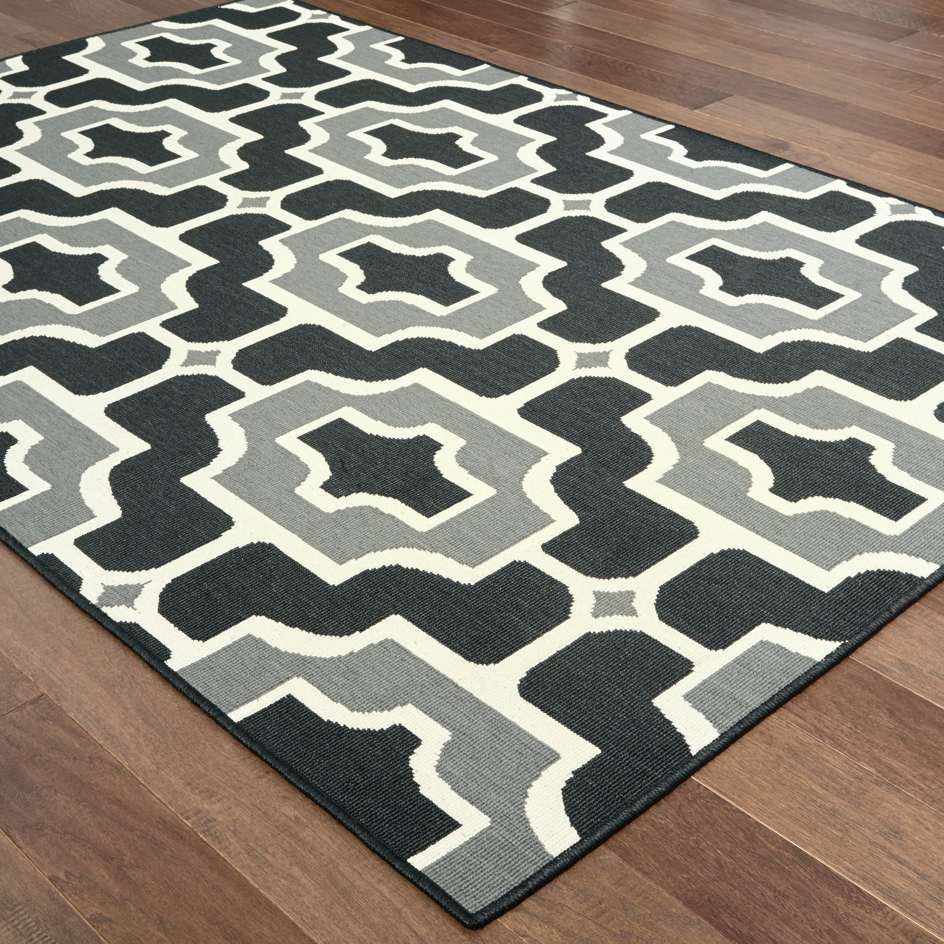 Marina Outdoor Black/ Grey Trefoil Loop Pile Rug
