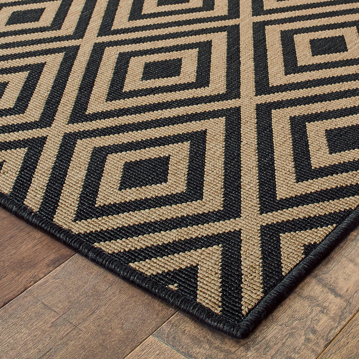 Marina Lattice Black/ Tan Outdoor Loop Pile Rug