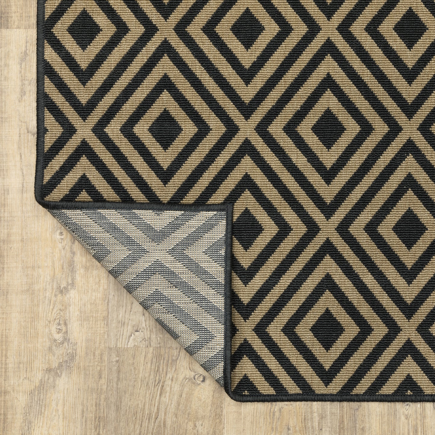 Marina Lattice Black/ Tan Outdoor Loop Pile Rug