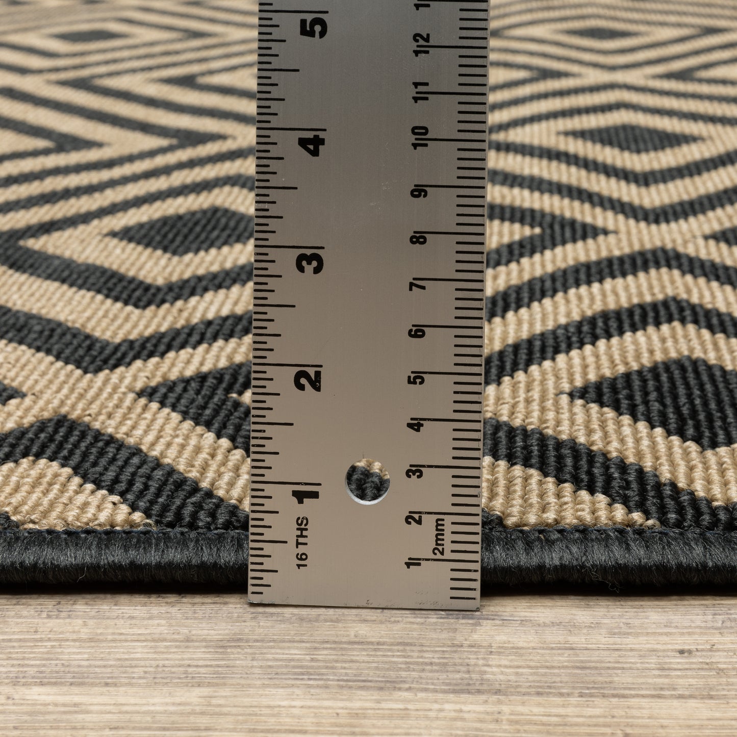 Marina Lattice Black/ Tan Outdoor Loop Pile Rug
