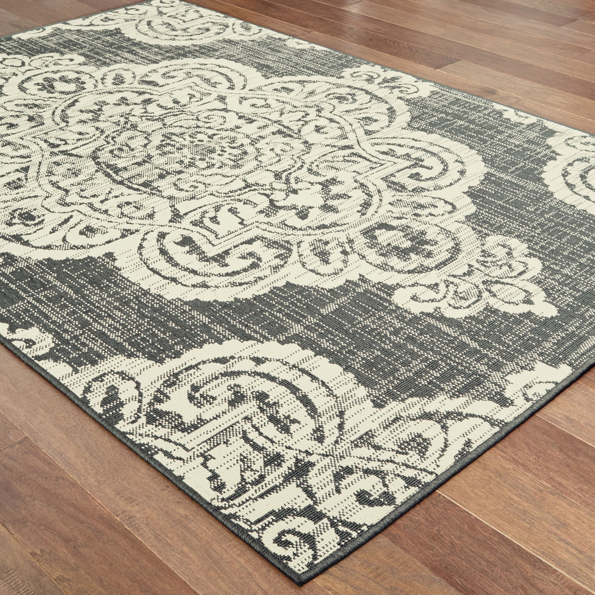 Marina Medallion Grey/ Ivory Outdoor Loop Pile Rug