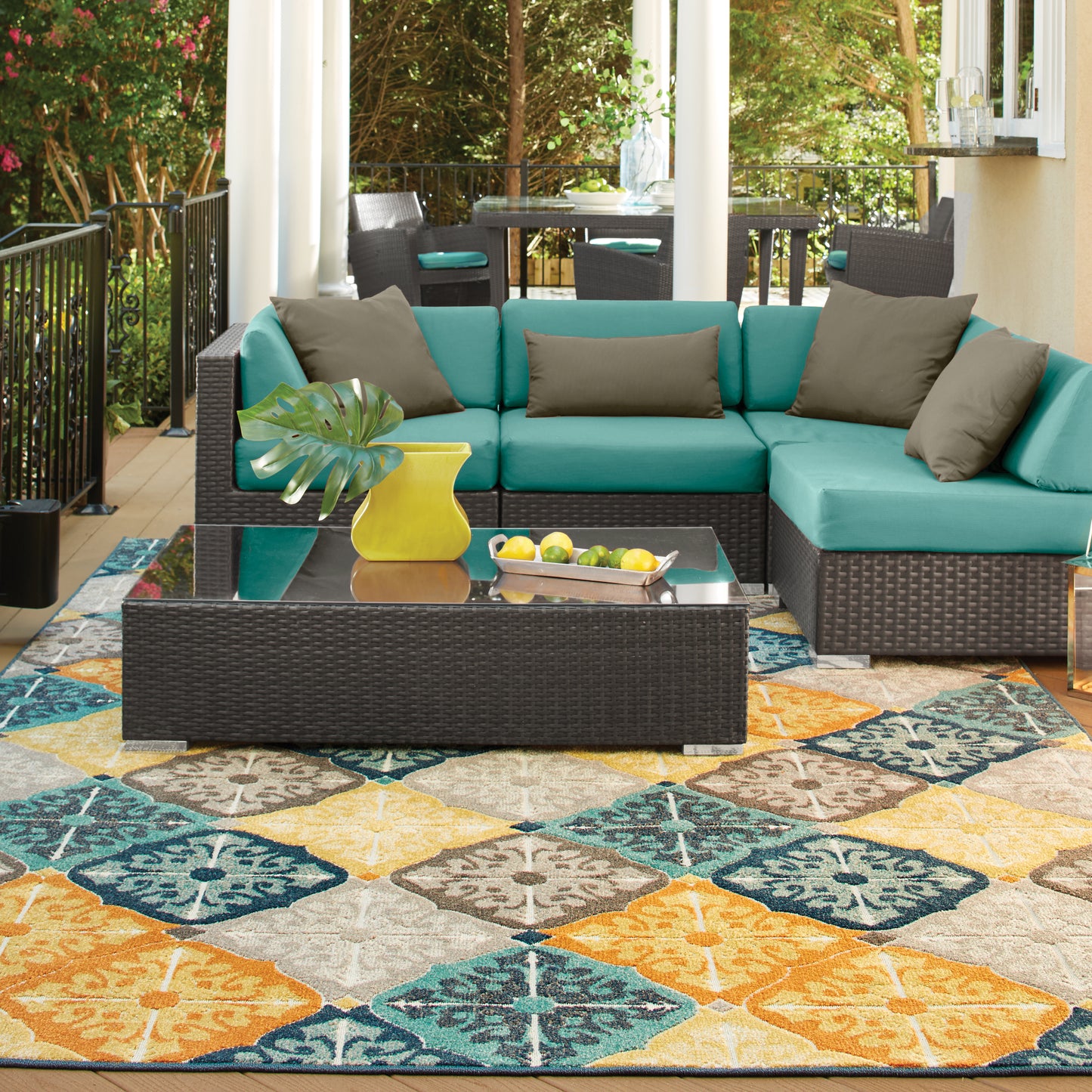 Marina Medallion Grey/ Ivory Outdoor Loop Pile Rug