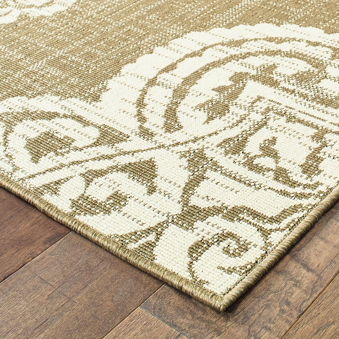 Marina Medallion Tan/ Ivory Outdoor Loop Pile Rug