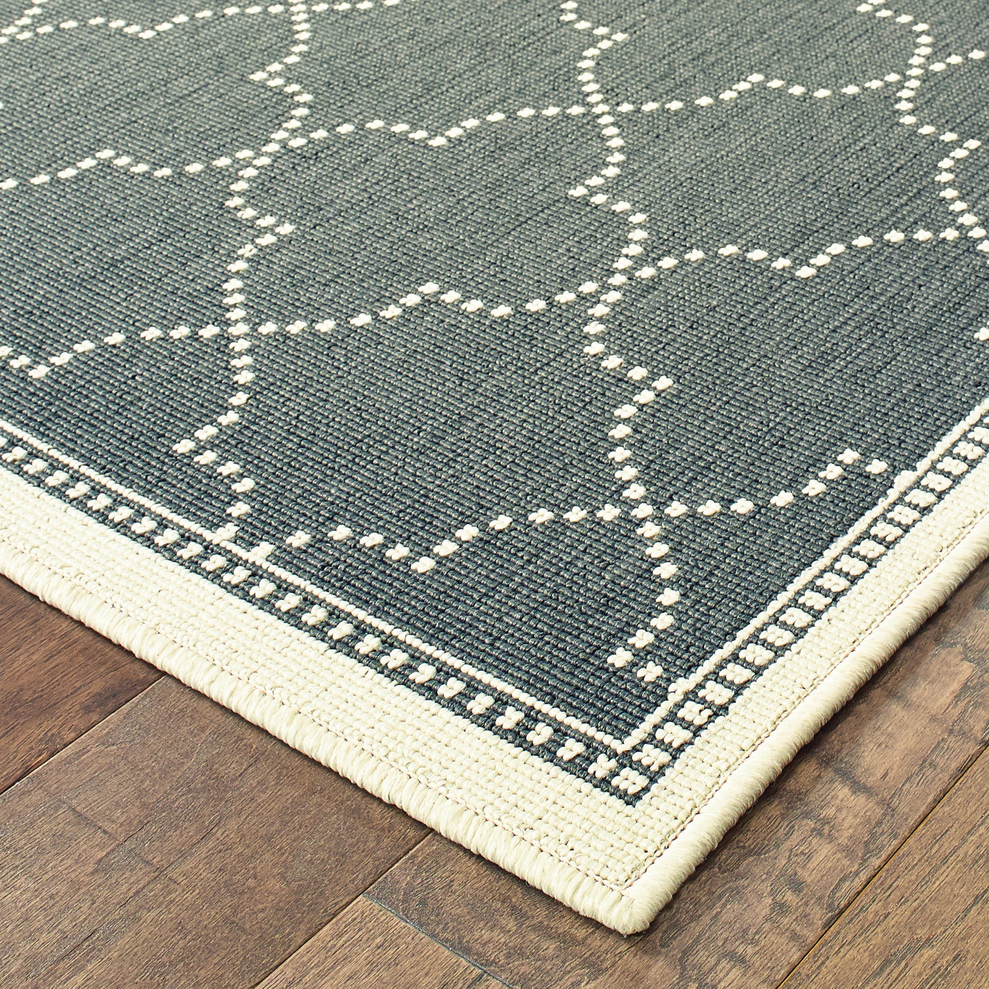 Marina Lattice Grey/ Ivory Outdoor Loop Pile Rug