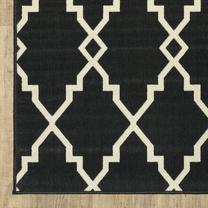 Marina Lattice Black/ Ivory Outdoor Loop Pile Rug