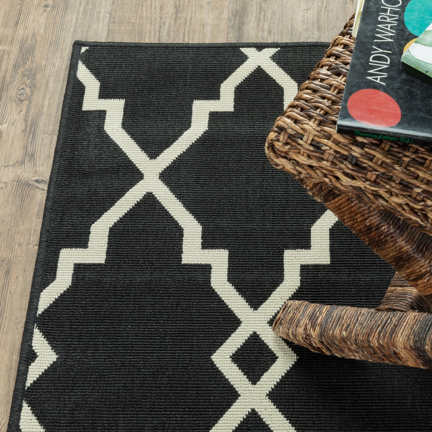 Marina Lattice Black/ Ivory Outdoor Loop Pile Rug