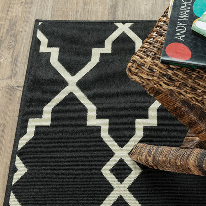 Marina Lattice Black/ Ivory Outdoor Loop Pile Rug