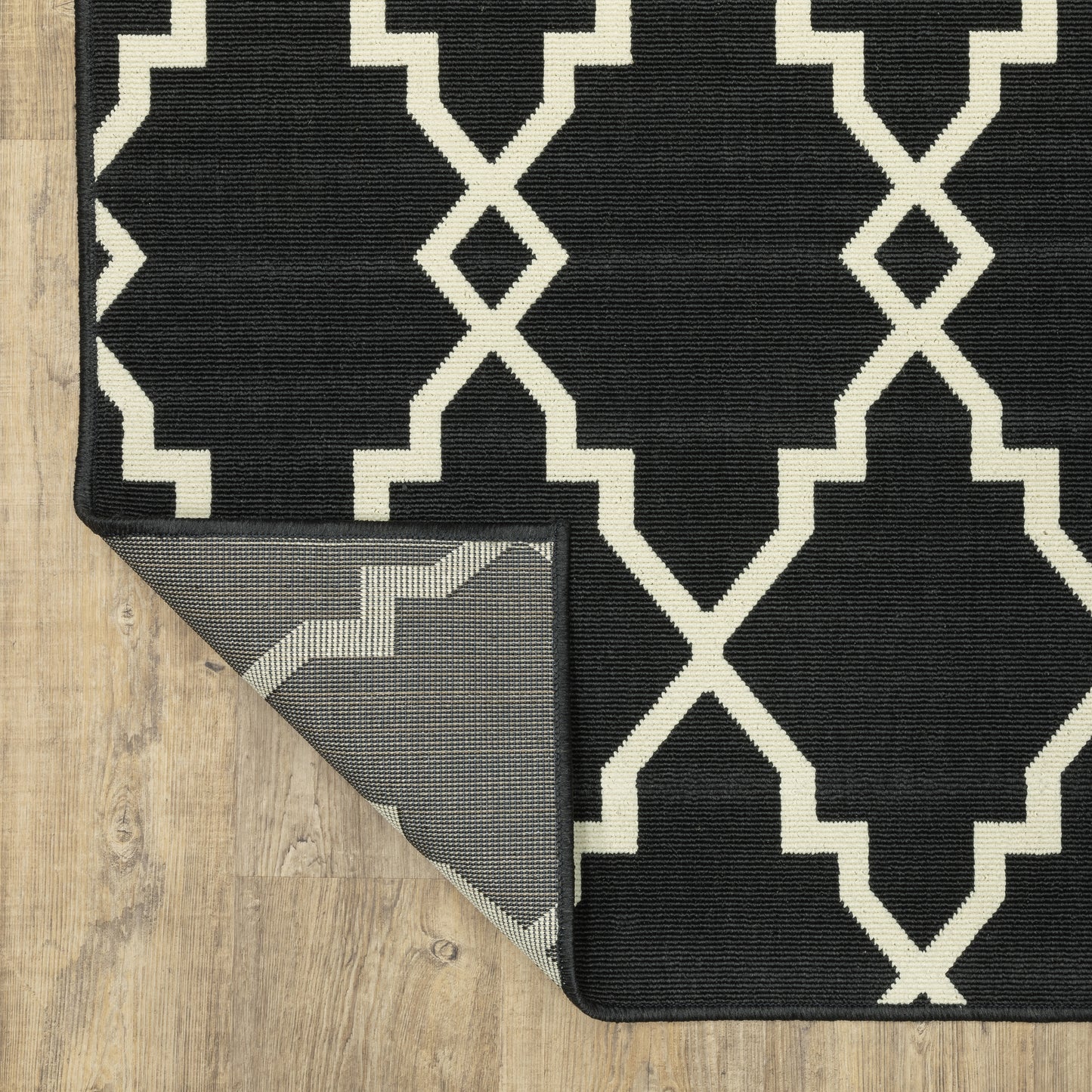 Marina Lattice Black/ Ivory Outdoor Loop Pile Rug