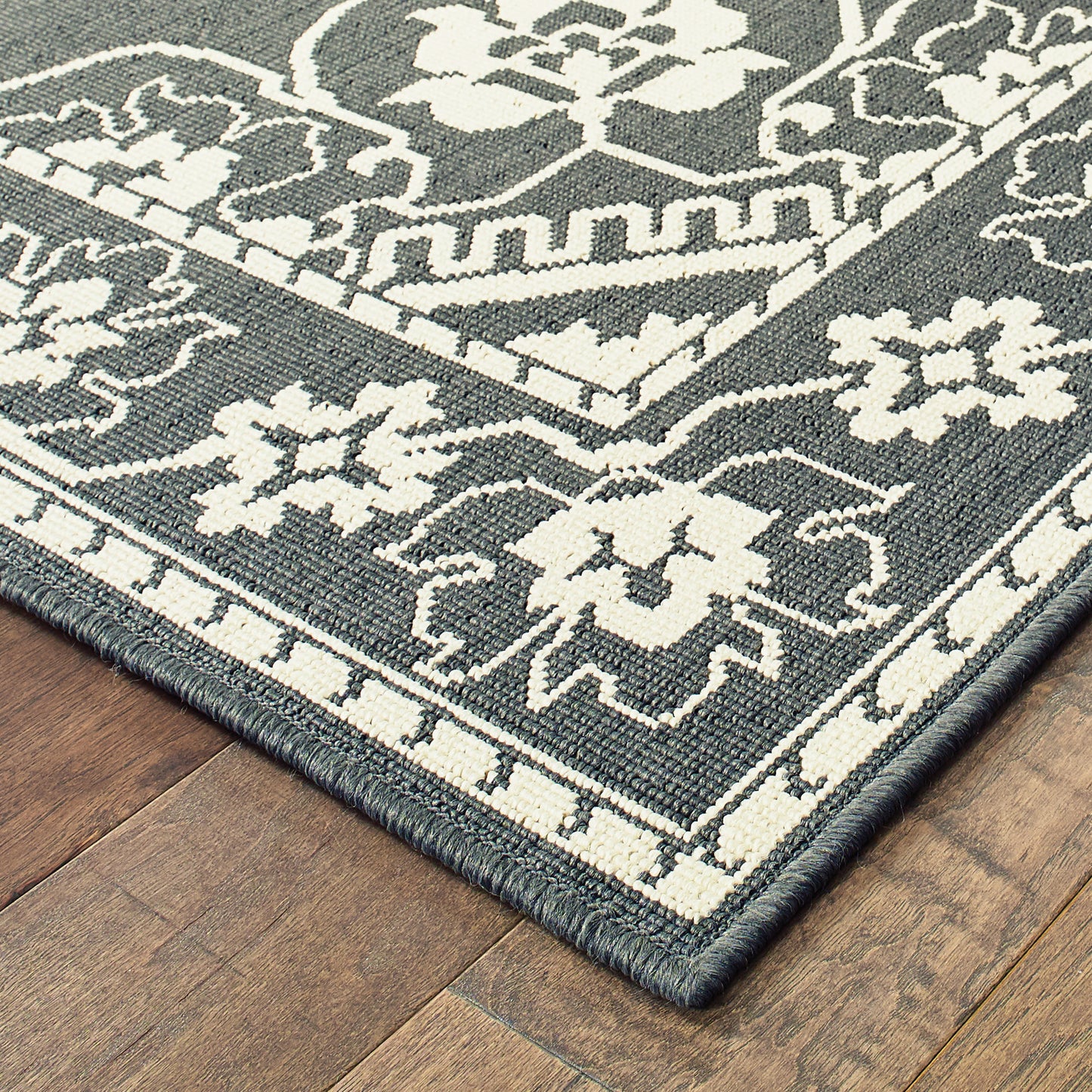Marina Medallion Grey/ Ivory Outdoor Loop Pile Rug