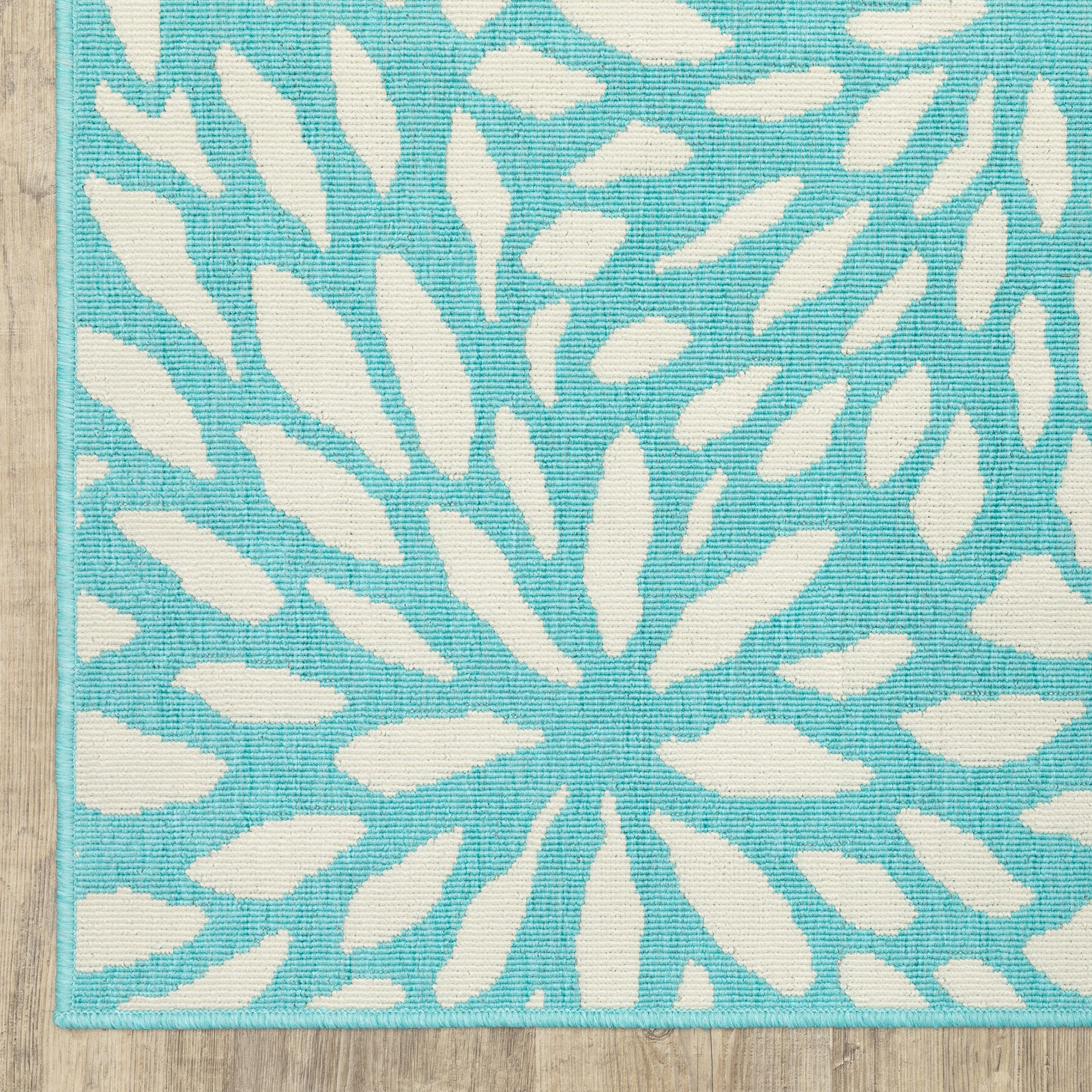 Meridian Outdoor Blue/ Ivory Floral Loop Pile Rug
