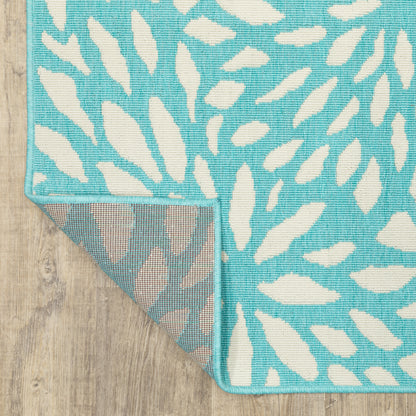 Meridian Outdoor Blue/ Ivory Floral Loop Pile Rug