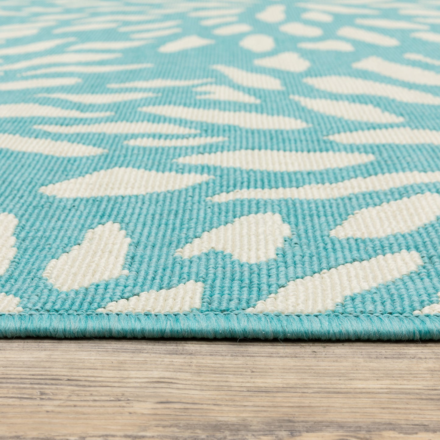 Meridian Outdoor Blue/ Ivory Floral Loop Pile Rug