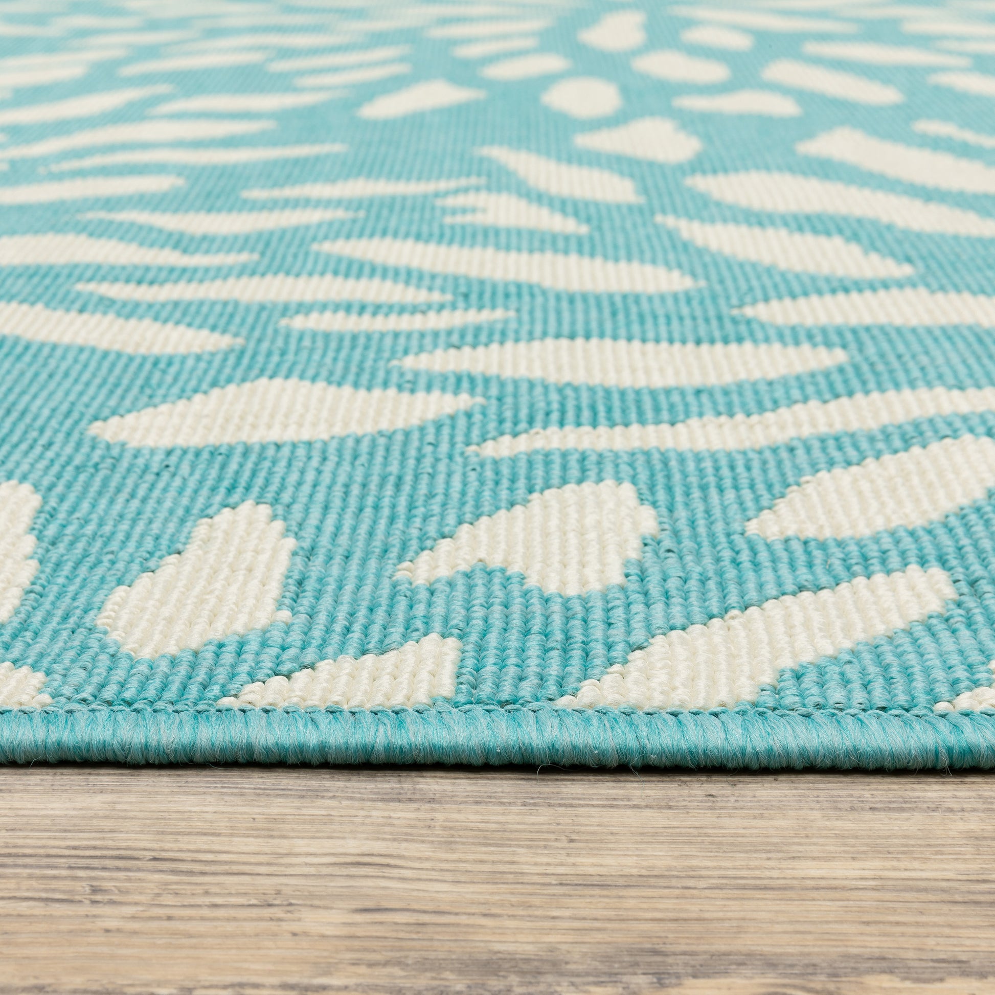 Meridian Outdoor Blue/ Ivory Floral Loop Pile Rug