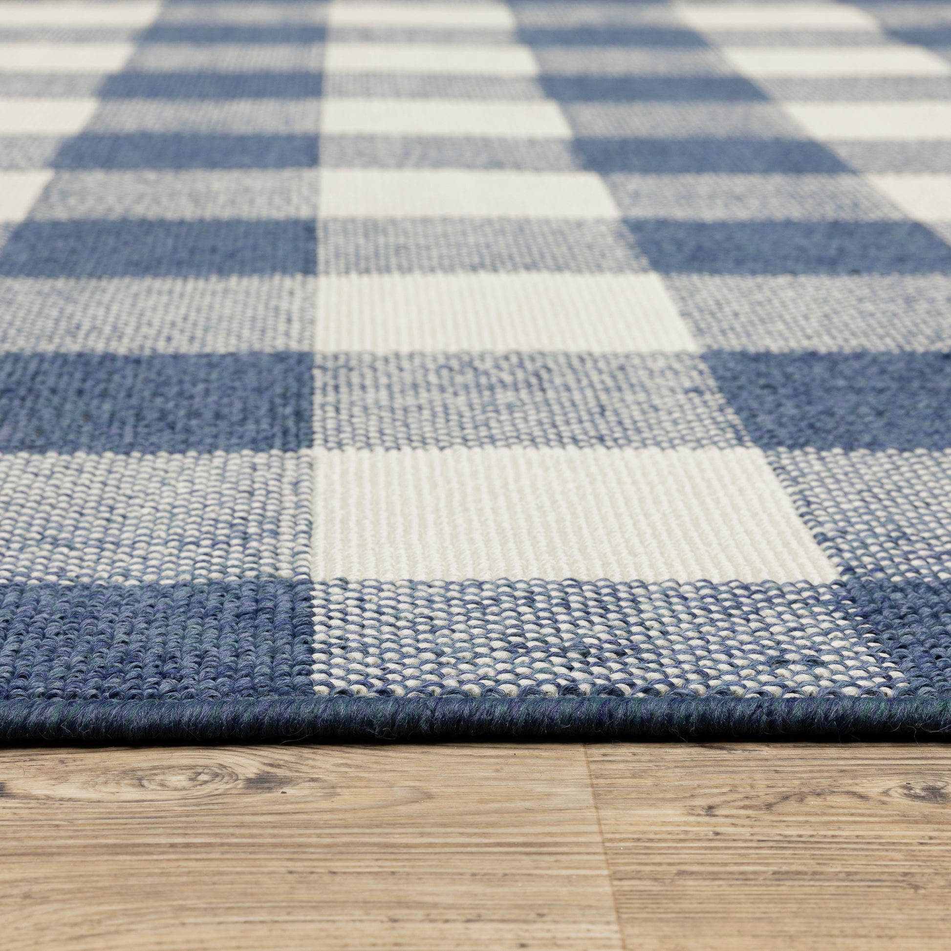 Meridian Outdoor Blue/ Ivory Geometric Loop Pile Rug