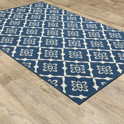 Meridian Outdoor Navy/ Ivory Lattice Loop Pile Rug