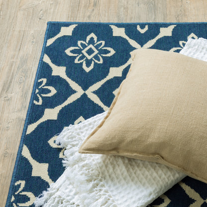 Meridian Outdoor Navy/ Ivory Lattice Loop Pile Rug