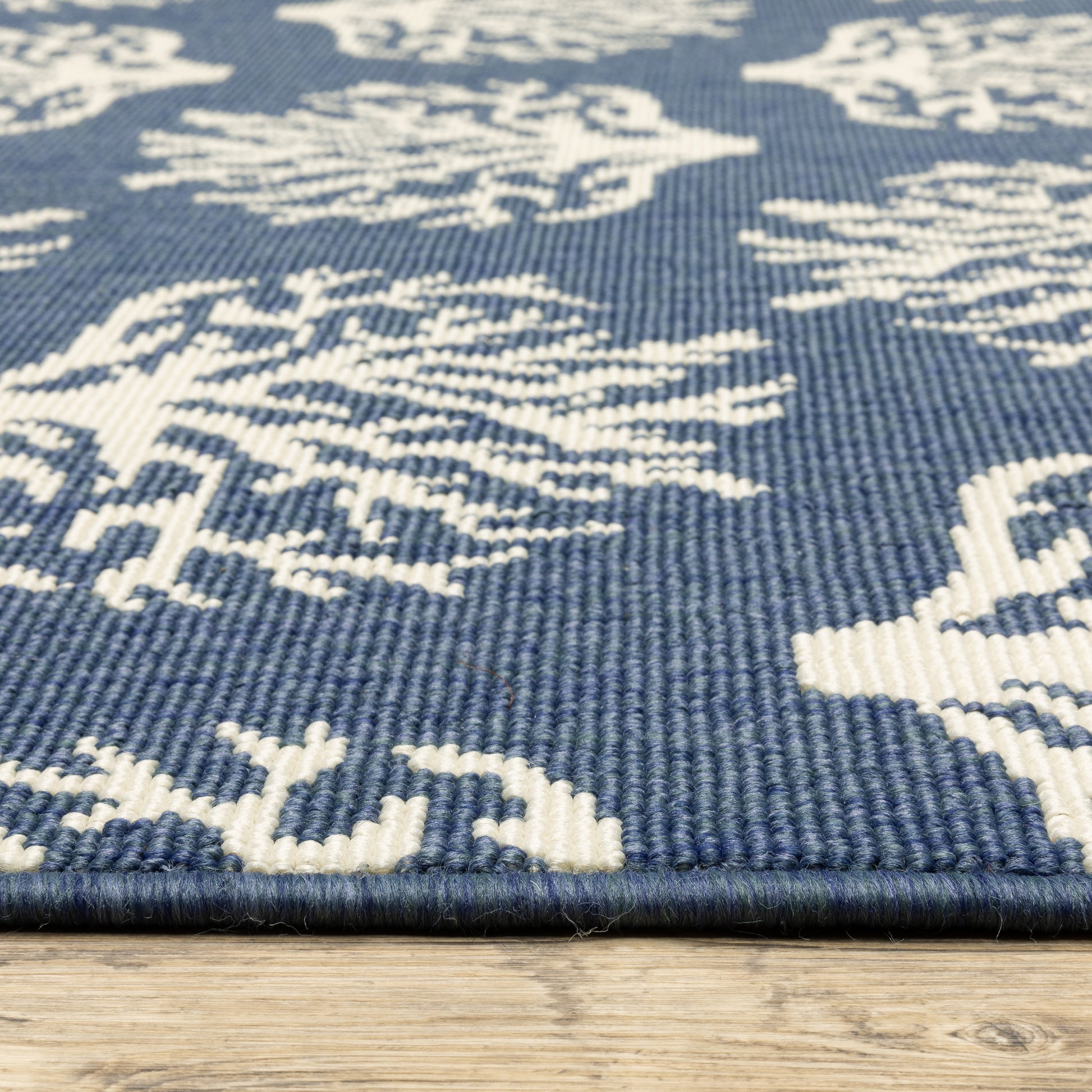 Meridian Novelty Blue/ Ivory Geometric Loop Pile Rug