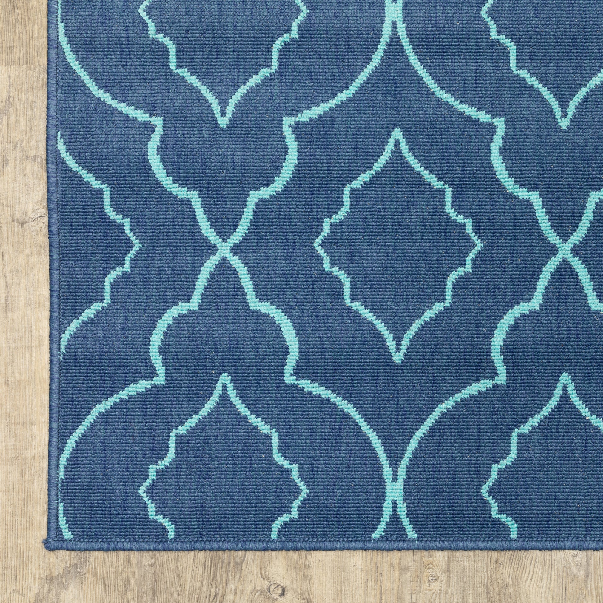 Meridian Outdoor Navy/ Blue Lattice Loop Pile Rug