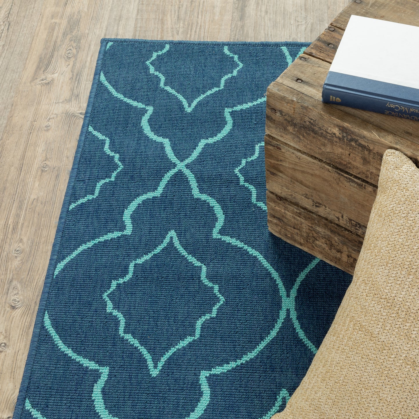 Meridian Outdoor Navy/ Blue Lattice Loop Pile Rug