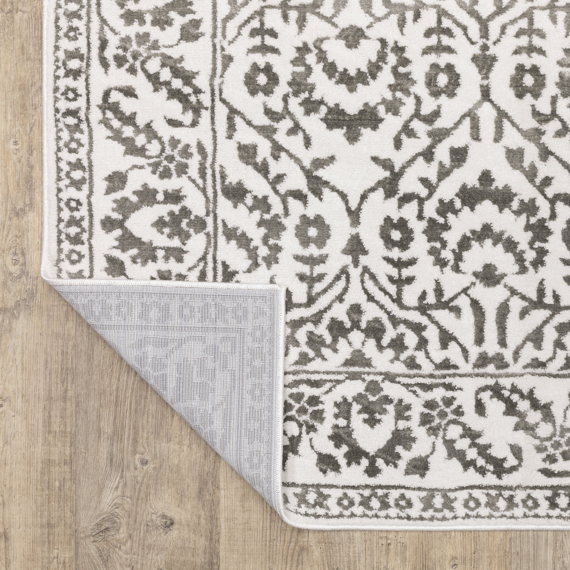 Montecito Border Grey/ White Floral Cut Pile Rug