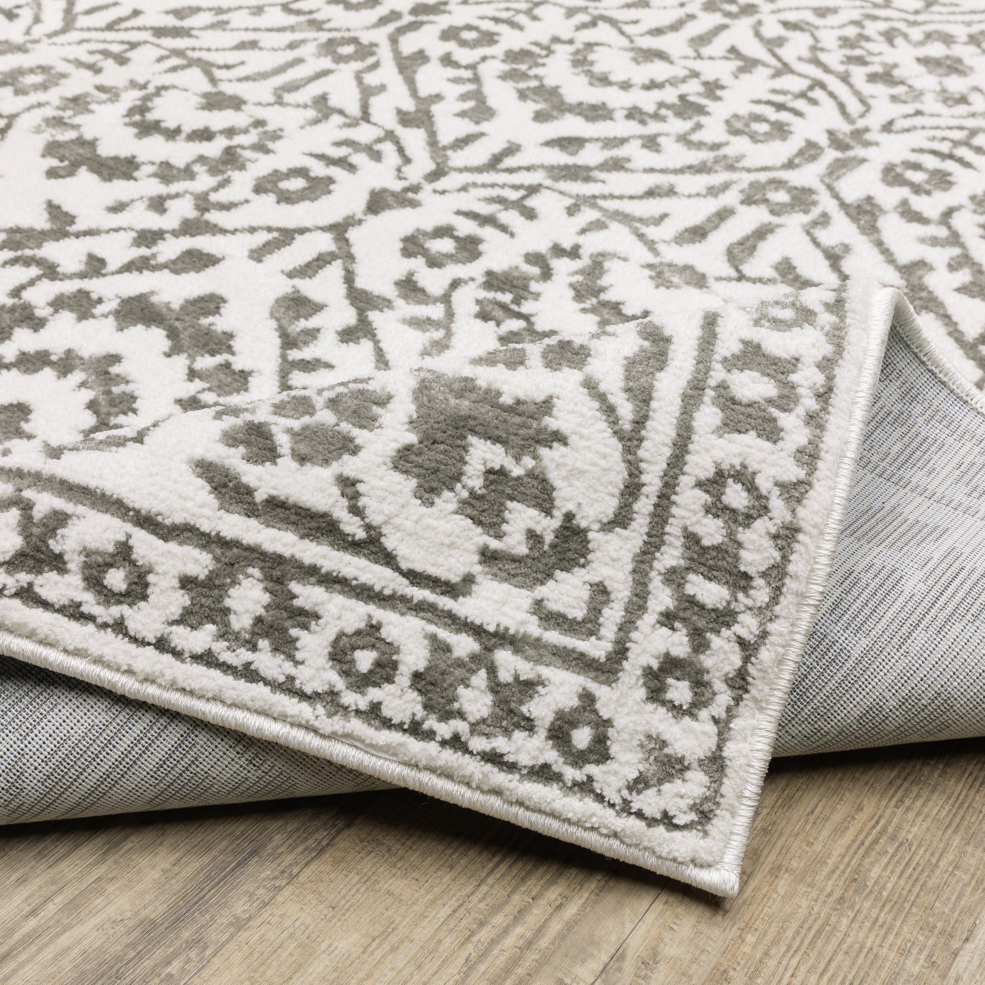 Montecito Border Grey/ White Floral Cut Pile Rug